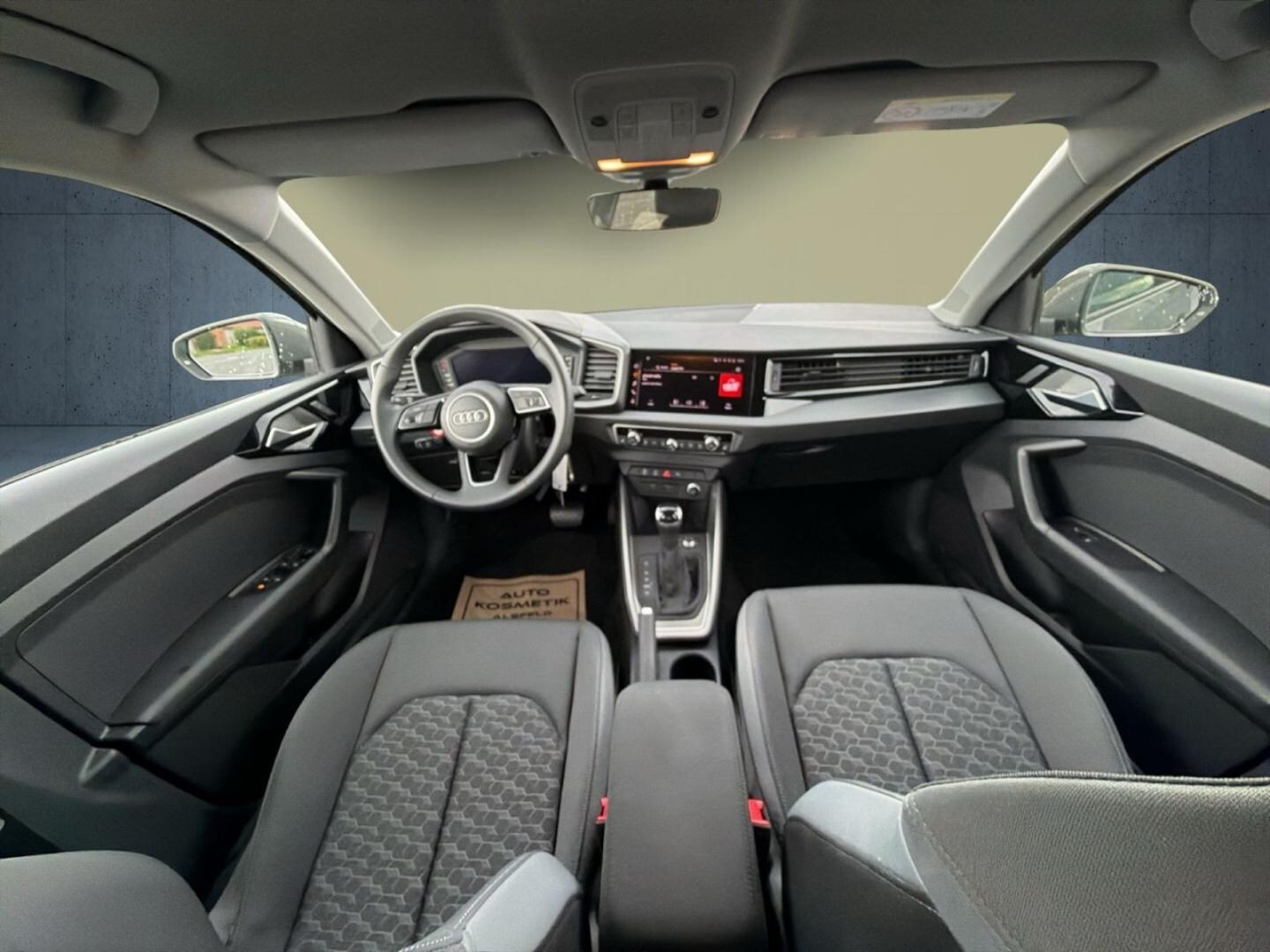 Bild über Audi A1 Sportback S line 25 TFSI S tronic - für weitere Informationen kontaktieren Sie den Audi Partner