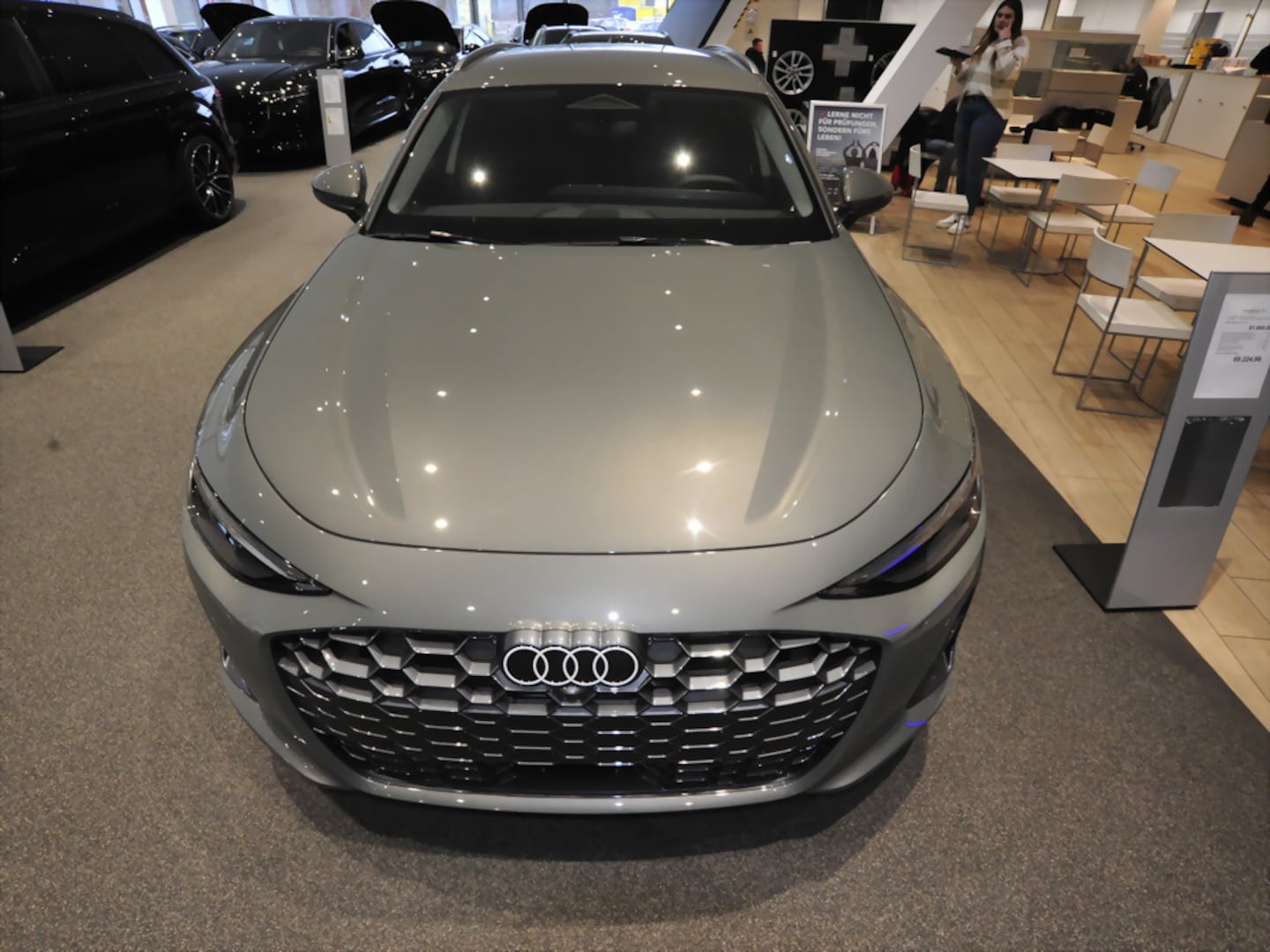 Bild über Audi A6 Avant TDI 150 kW S tronic - für weitere Informationen kontaktieren Sie den Audi Partner