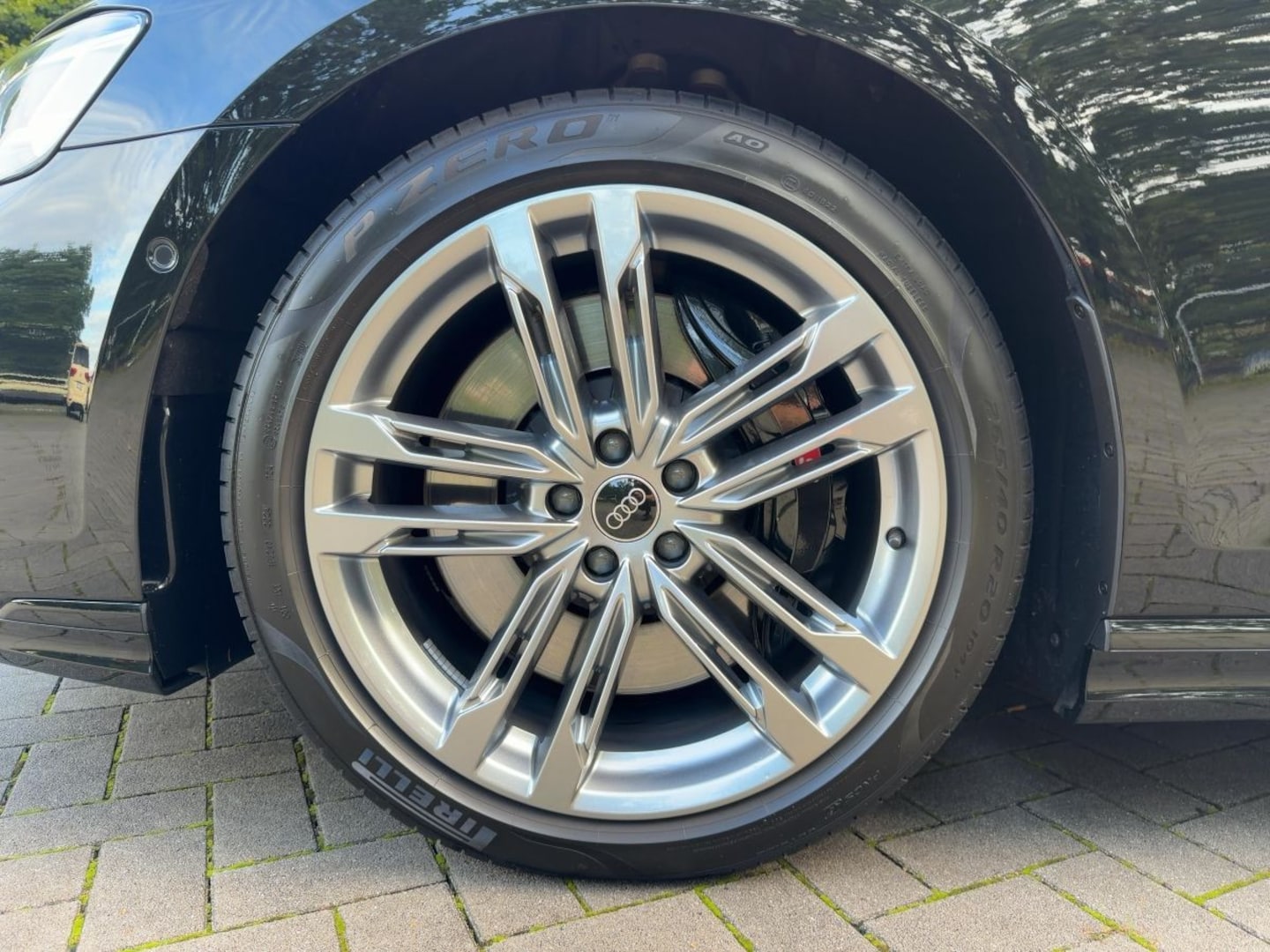 Bild über Audi S8 TFSI quattro tiptronic - für weitere Informationen kontaktieren Sie den Audi Partner