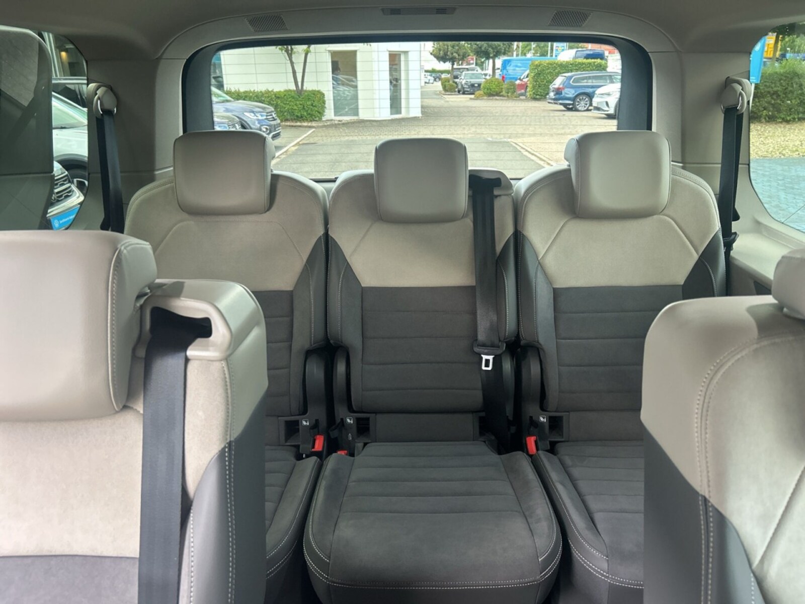 Volkswagen Multivan Langversion – Bild 12