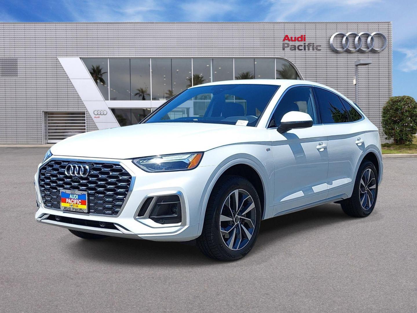 2023 Audi Q5 Sportback 45 Premium Plus's photo