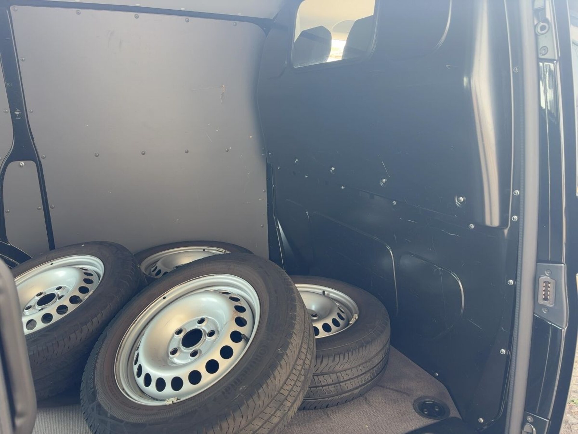 Volkswagen T6.1 Transporter Kasten kurzer Radstand