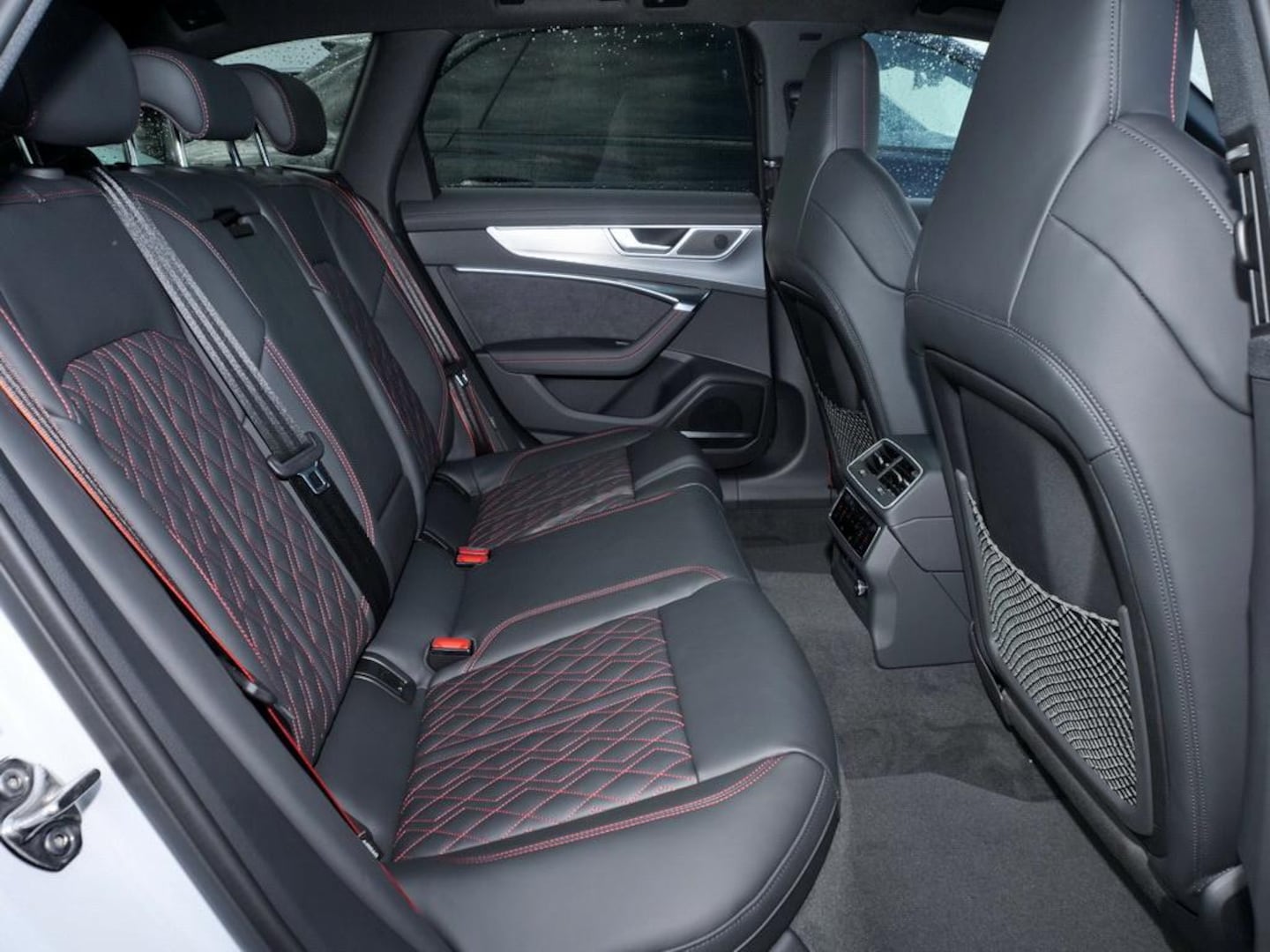 Bild über Audi S6 Avant TDI quattro tiptronic - für weitere Informationen kontaktieren Sie den Audi Partner