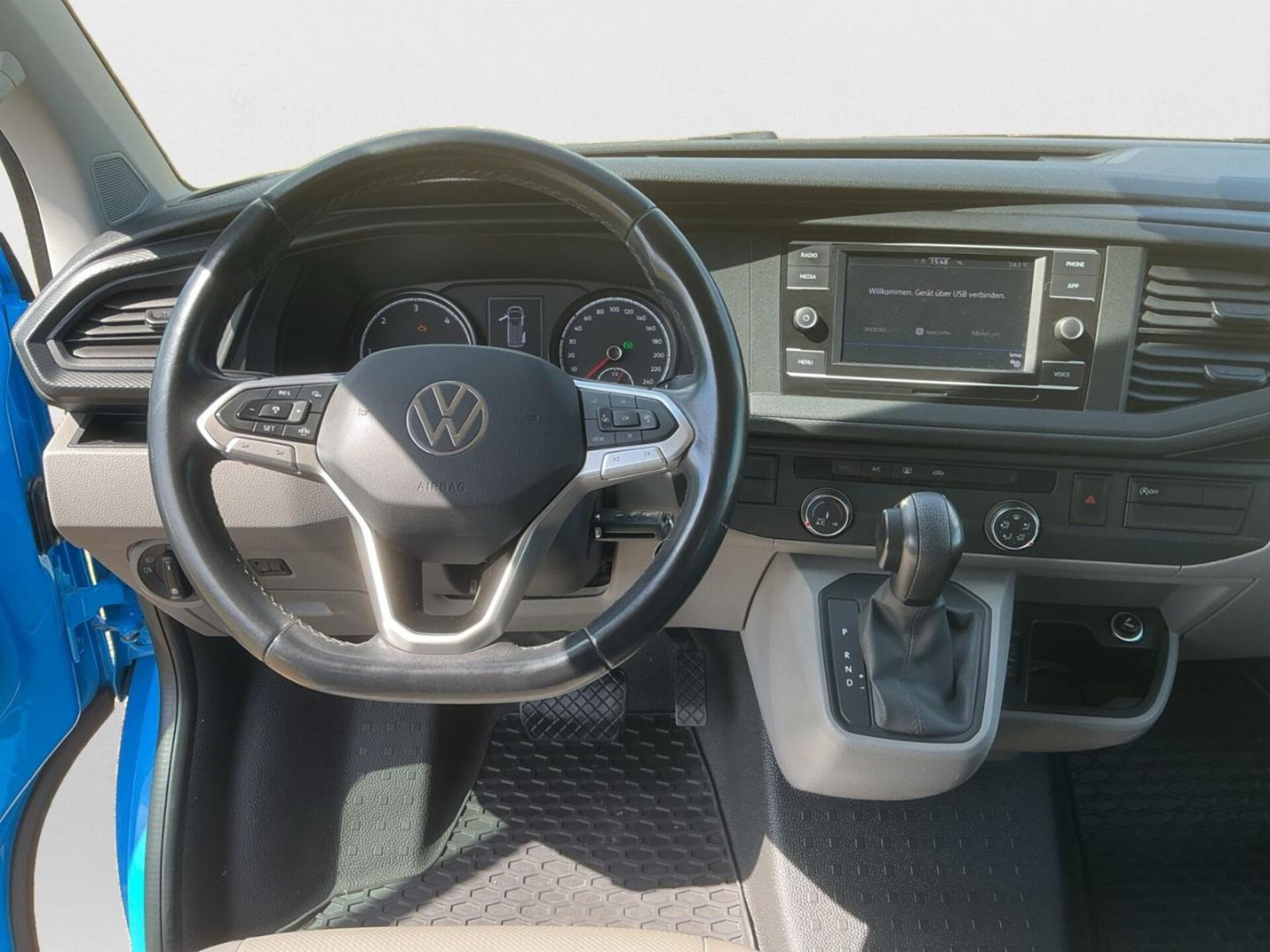 Volkswagen T6.1 Transporter Kombi langer Radstand