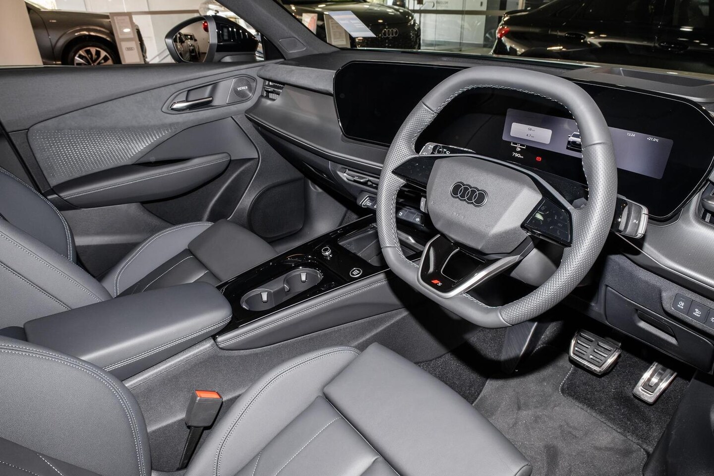 Image about Audi Q3 SUV TFSI quattro 195 kW