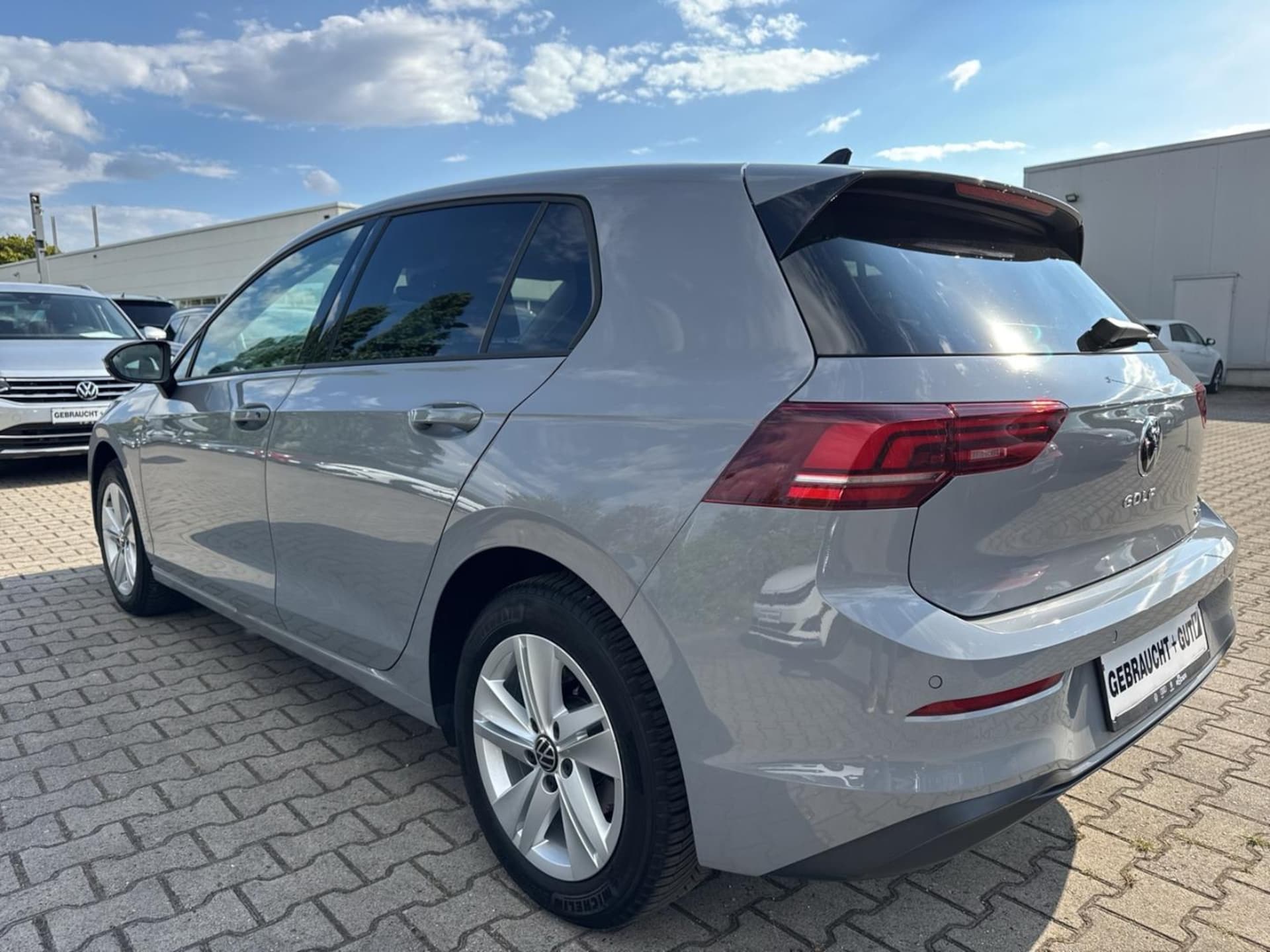 Volkswagen Golf Life
