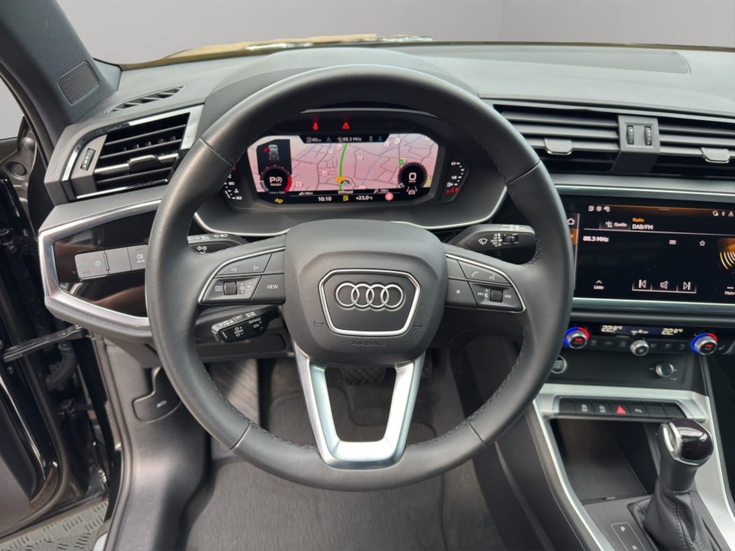 Bild über Audi Q3 S line 35 TFSI S tronic - für weitere Informationen kontaktieren Sie den Audi Partner