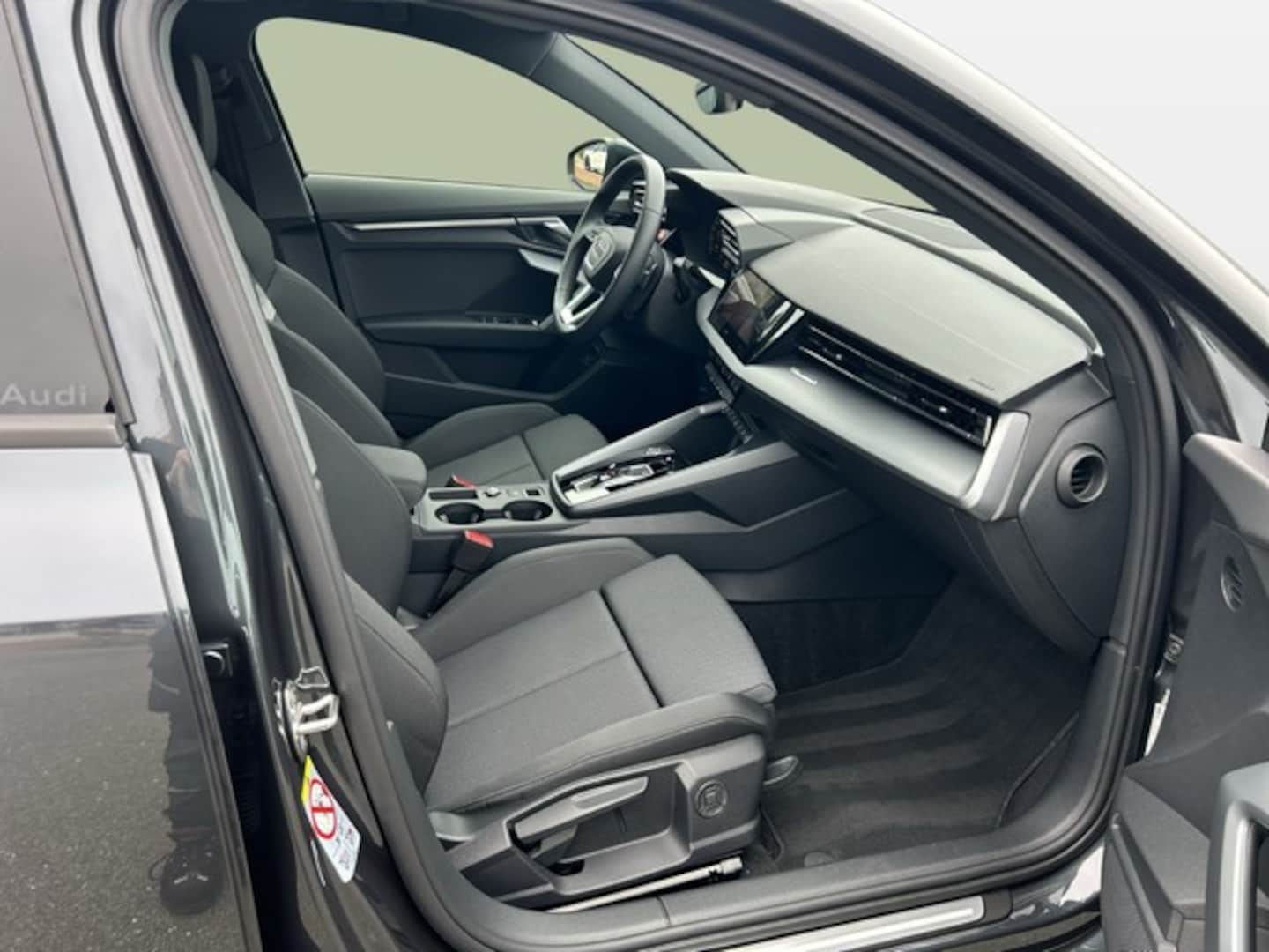 Bild über Audi A3 Sportback TFSI 110 kW S tronic - für weitere Informationen kontaktieren Sie den Audi Partner