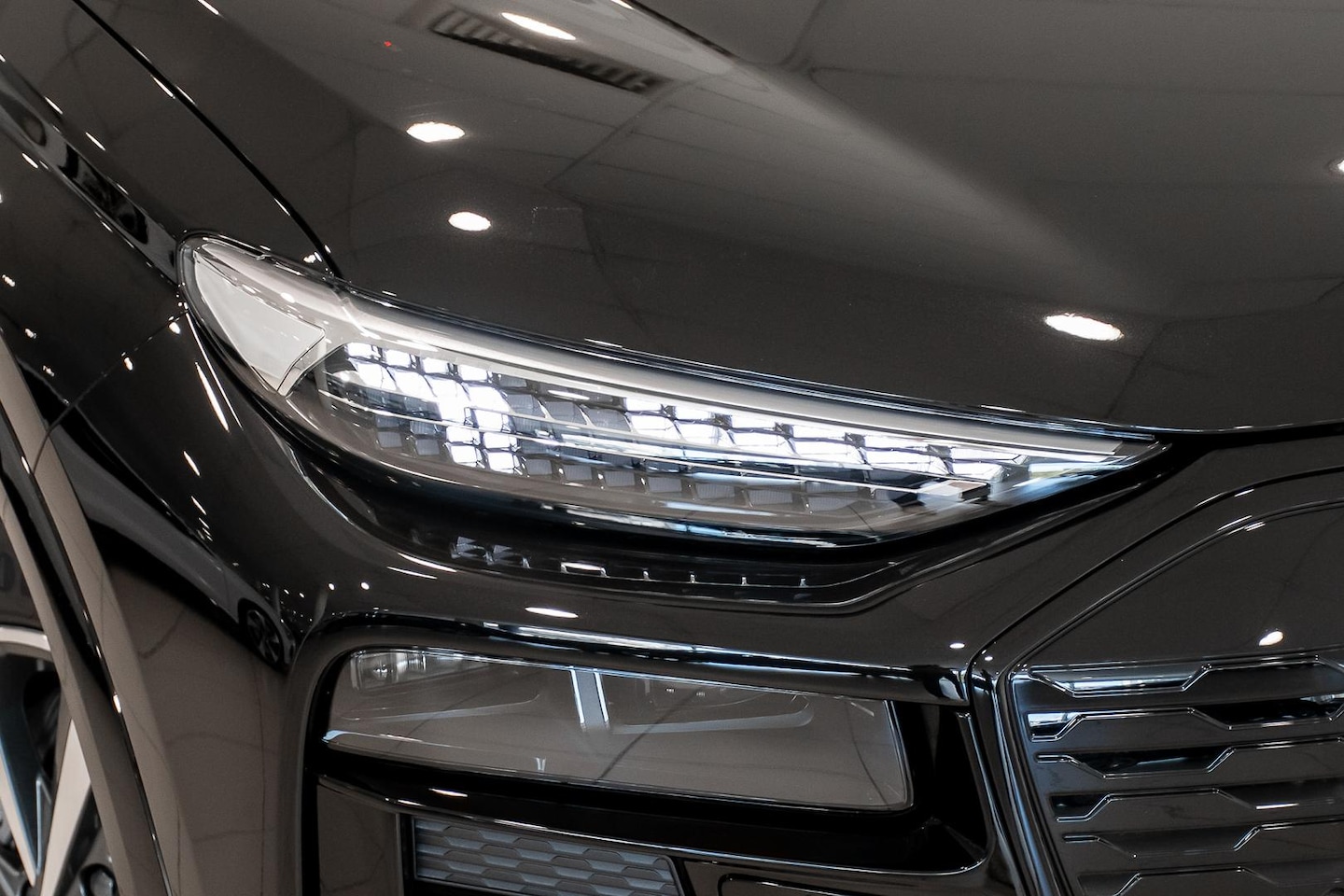 Image about Audi Q6 SUV e-tron e-tron