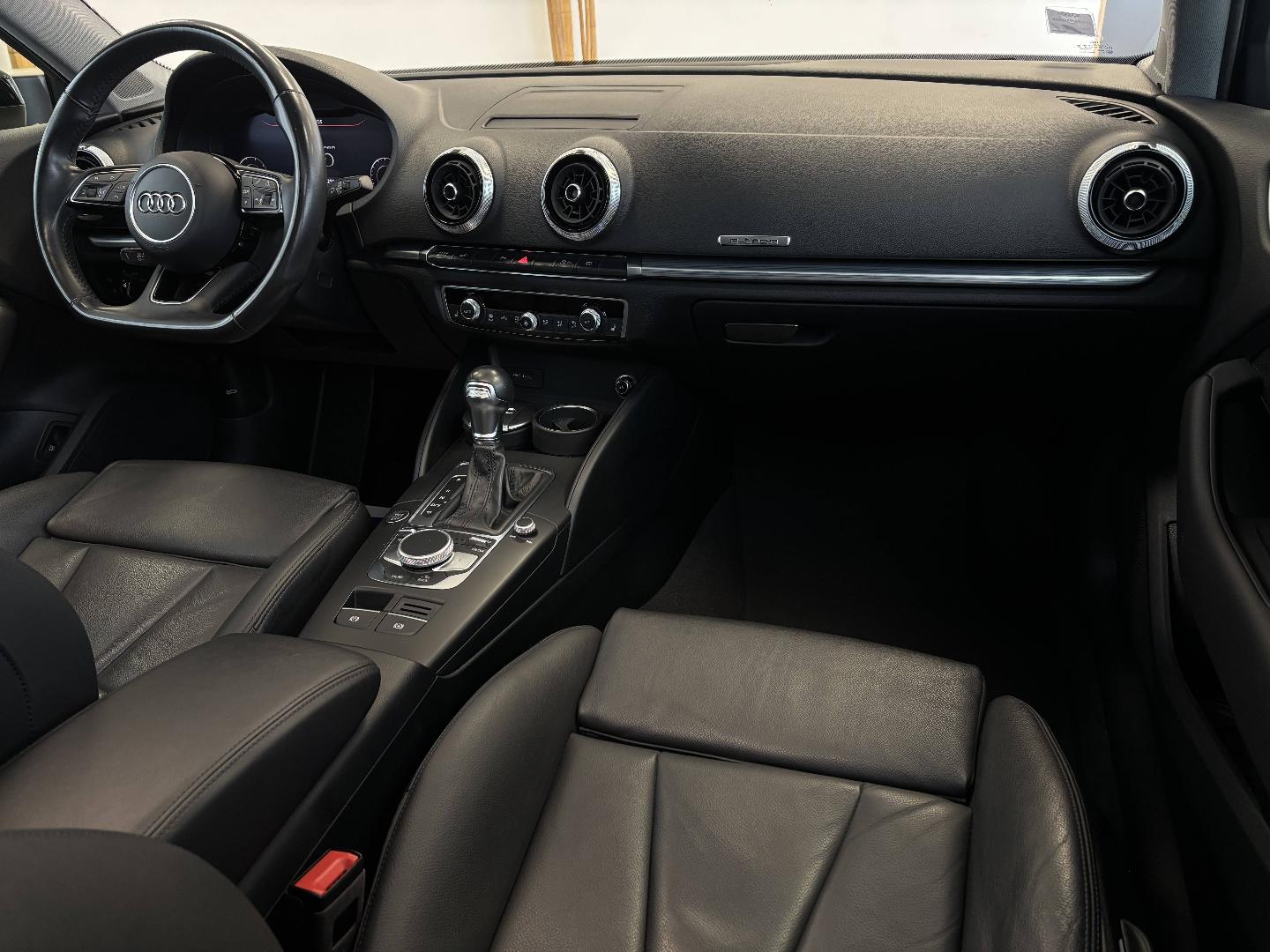 Image about Audi A3 Sportback e-tron Design Luxe 40 e-tron 150 kW (204 ch) S tronic