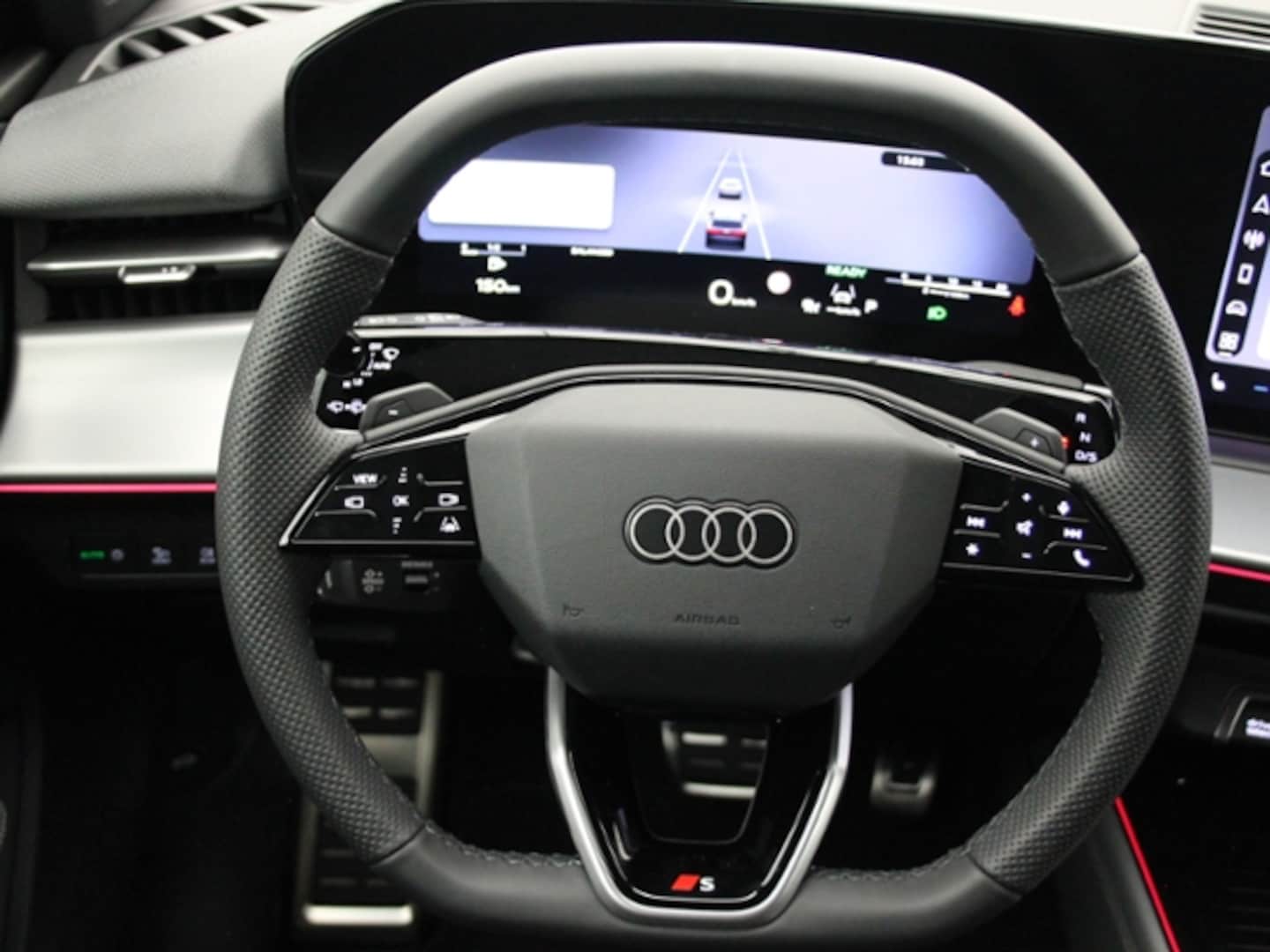Bild über Audi Q3 SUV TFSI 110 kW S tronic - für weitere Informationen kontaktieren Sie den Audi Partner