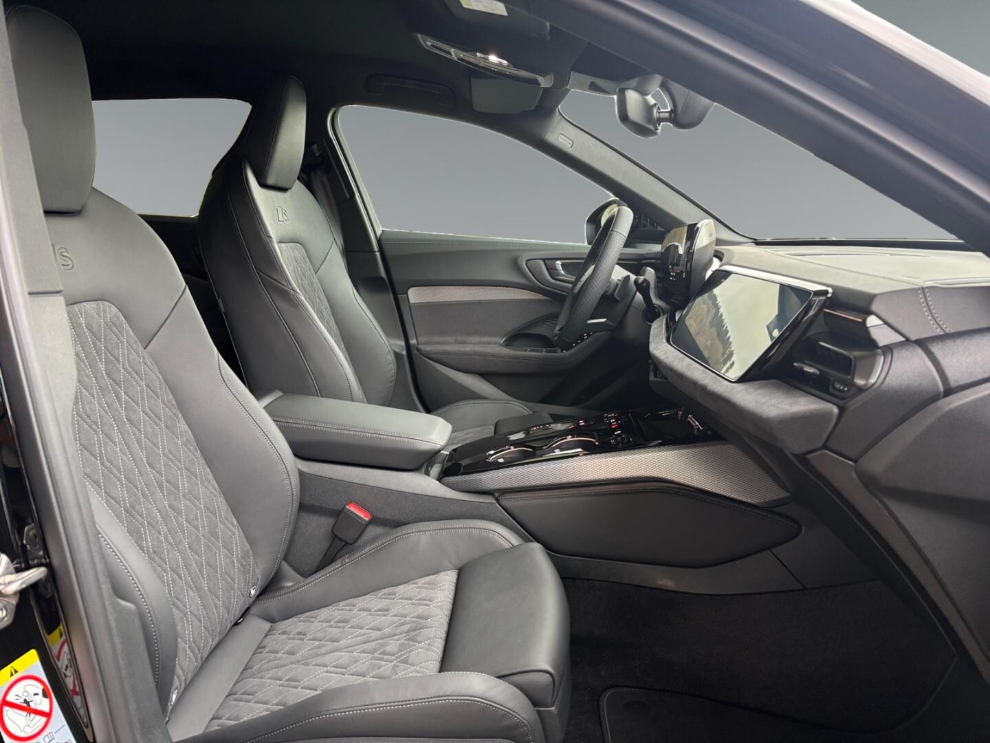Bild über Audi A5 Avant e-hybrid e-hybrid quattro 270 kW S tronic - für weitere Informationen kontaktieren Sie den Audi Partner