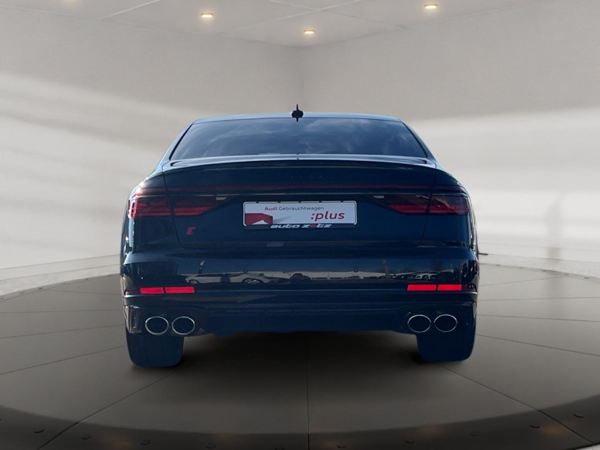 Audi S8