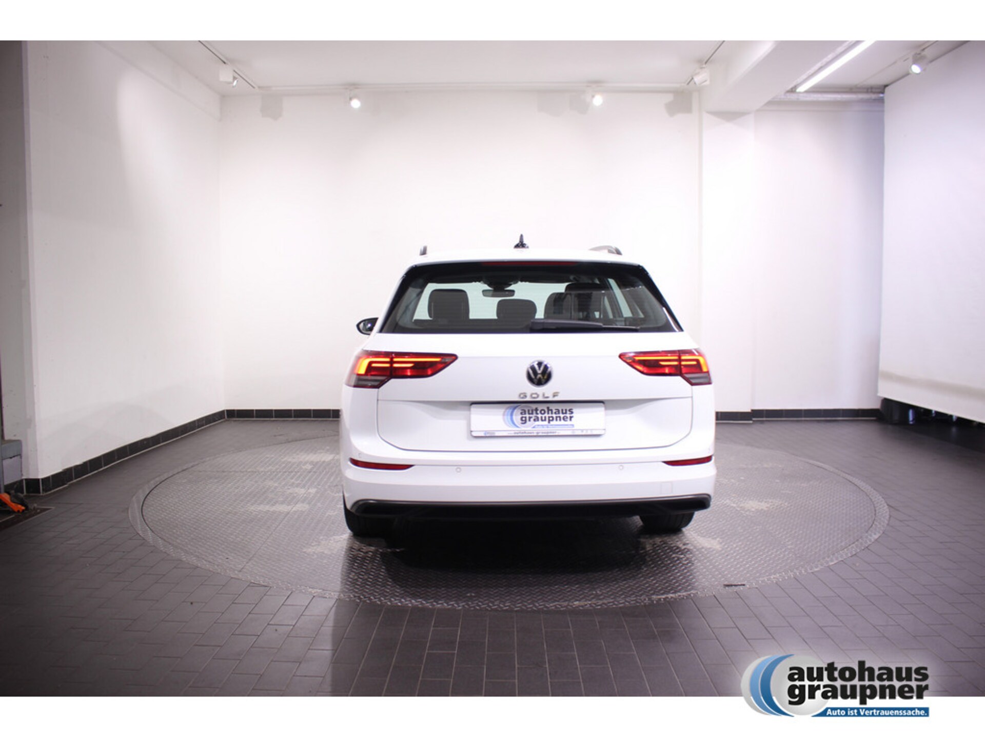 Volkswagen Golf Variant Life