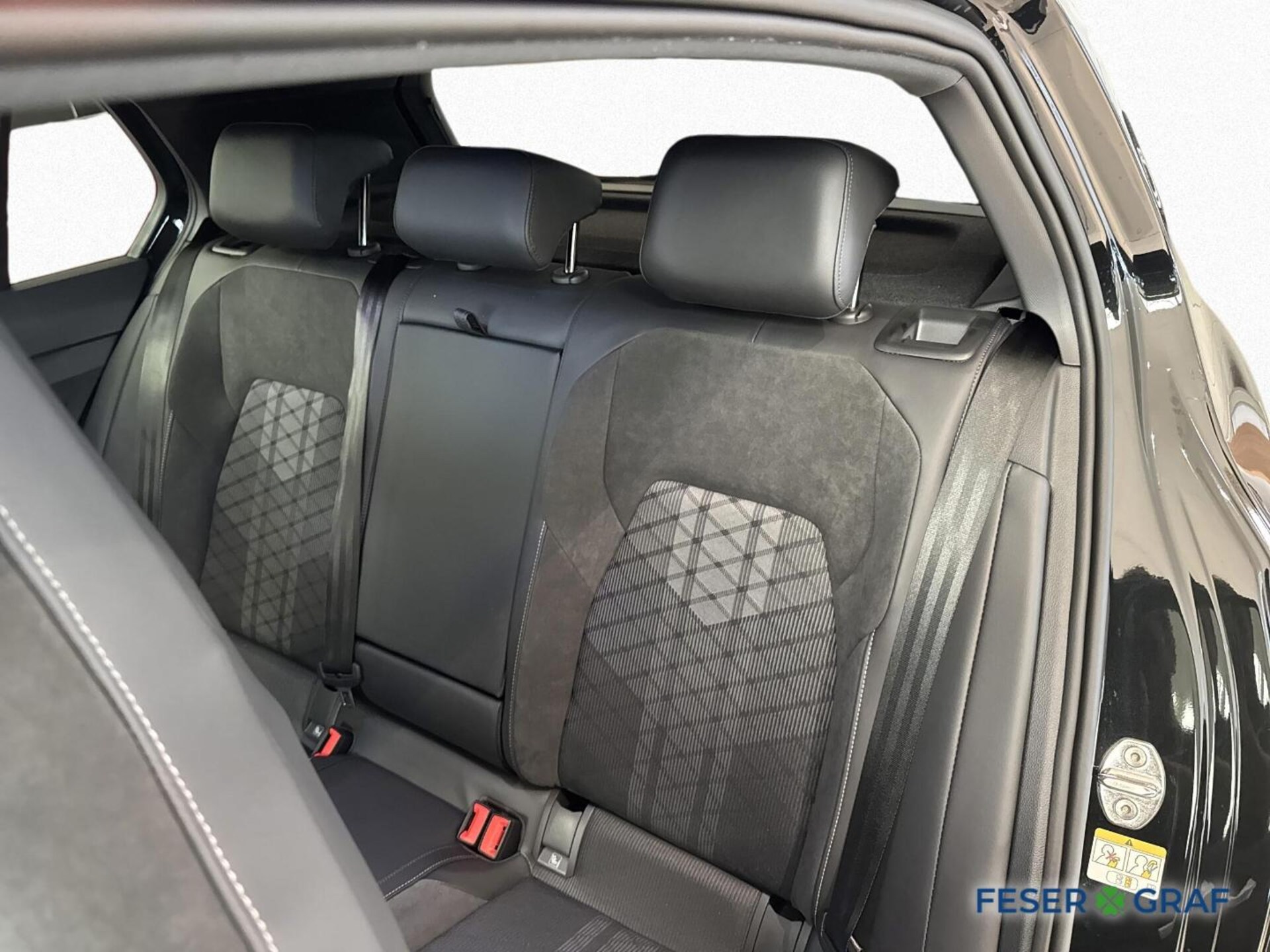 Volkswagen Golf R-Line