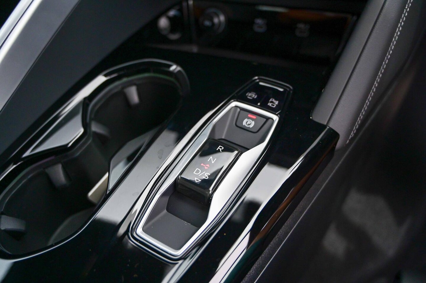 Image about Audi Q5 SUV TDI quattro 150 kW sport