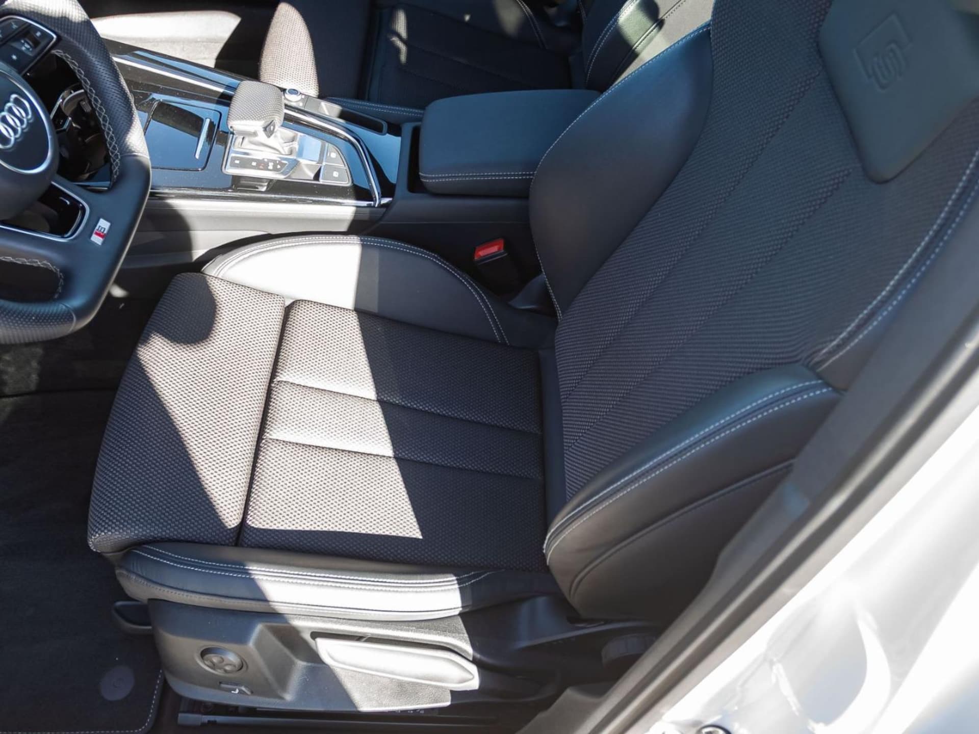 Audi A4 Avant S line