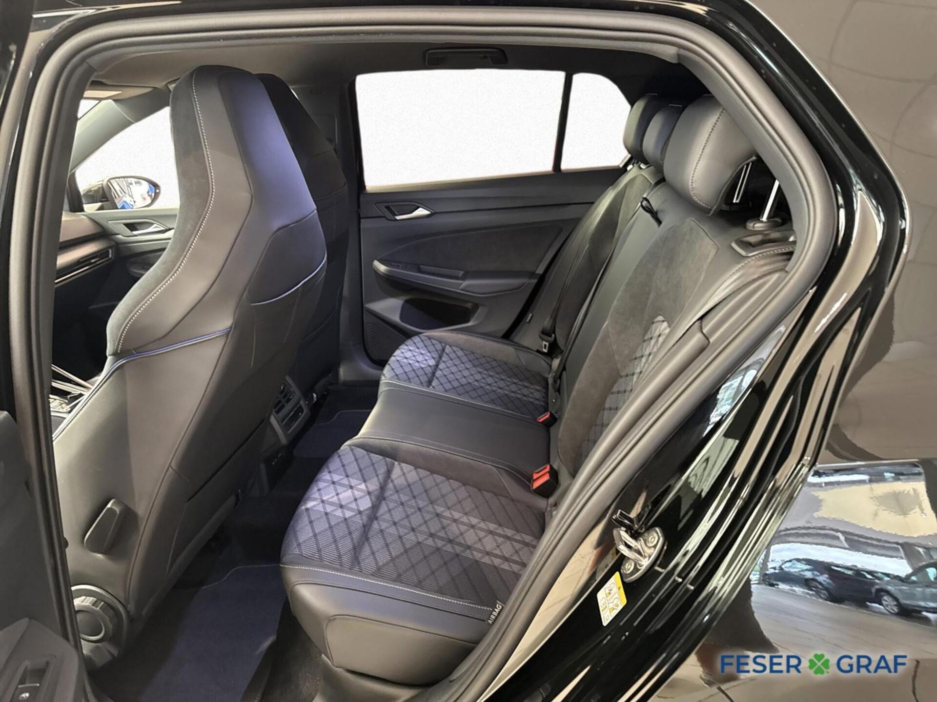 Volkswagen Golf R-Line