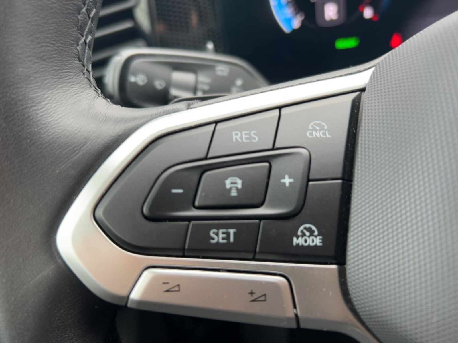 Volkswagen Tiguan – Bild 15