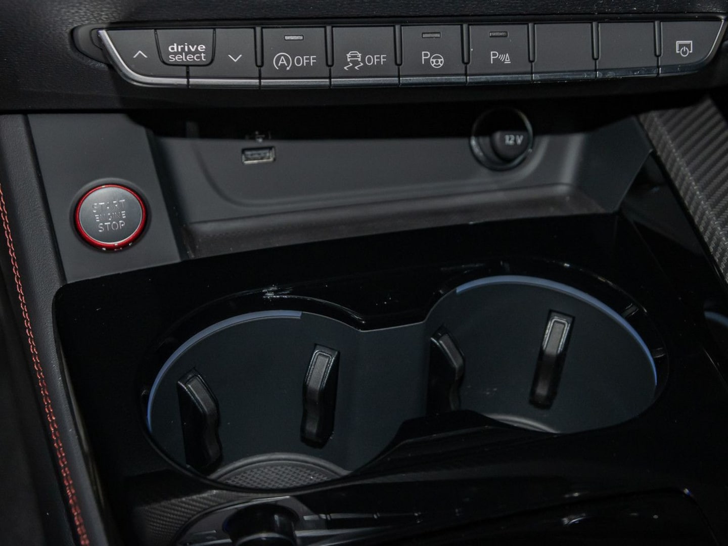 Bild über Audi RS 4 Avant TFSI quattro tiptronic - für weitere Informationen kontaktieren Sie den Audi Partner