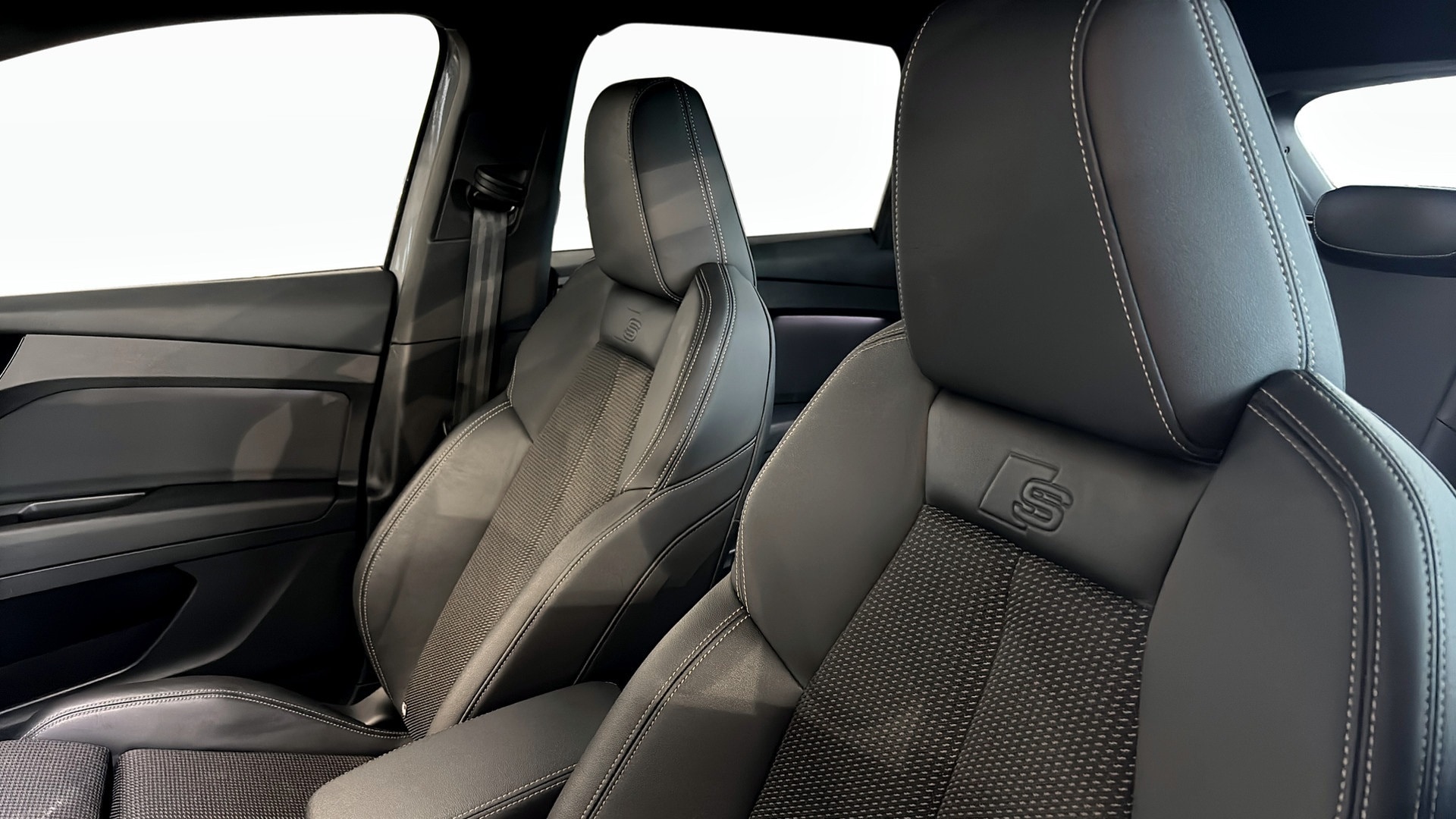 Bild som visar Audi Q4 e-tron Q4 50 e-tron quattro Proline 220,00 kW - för mer information kontakta din Audi Partner