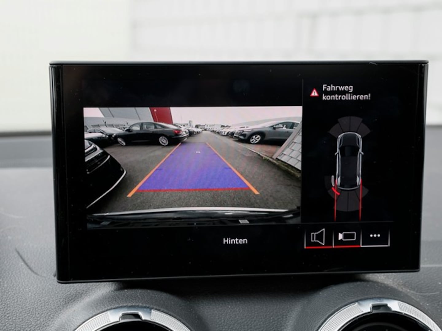 Bild über Audi Q2 S line 35 TFSI S tronic - für weitere Informationen kontaktieren Sie den Audi Partner