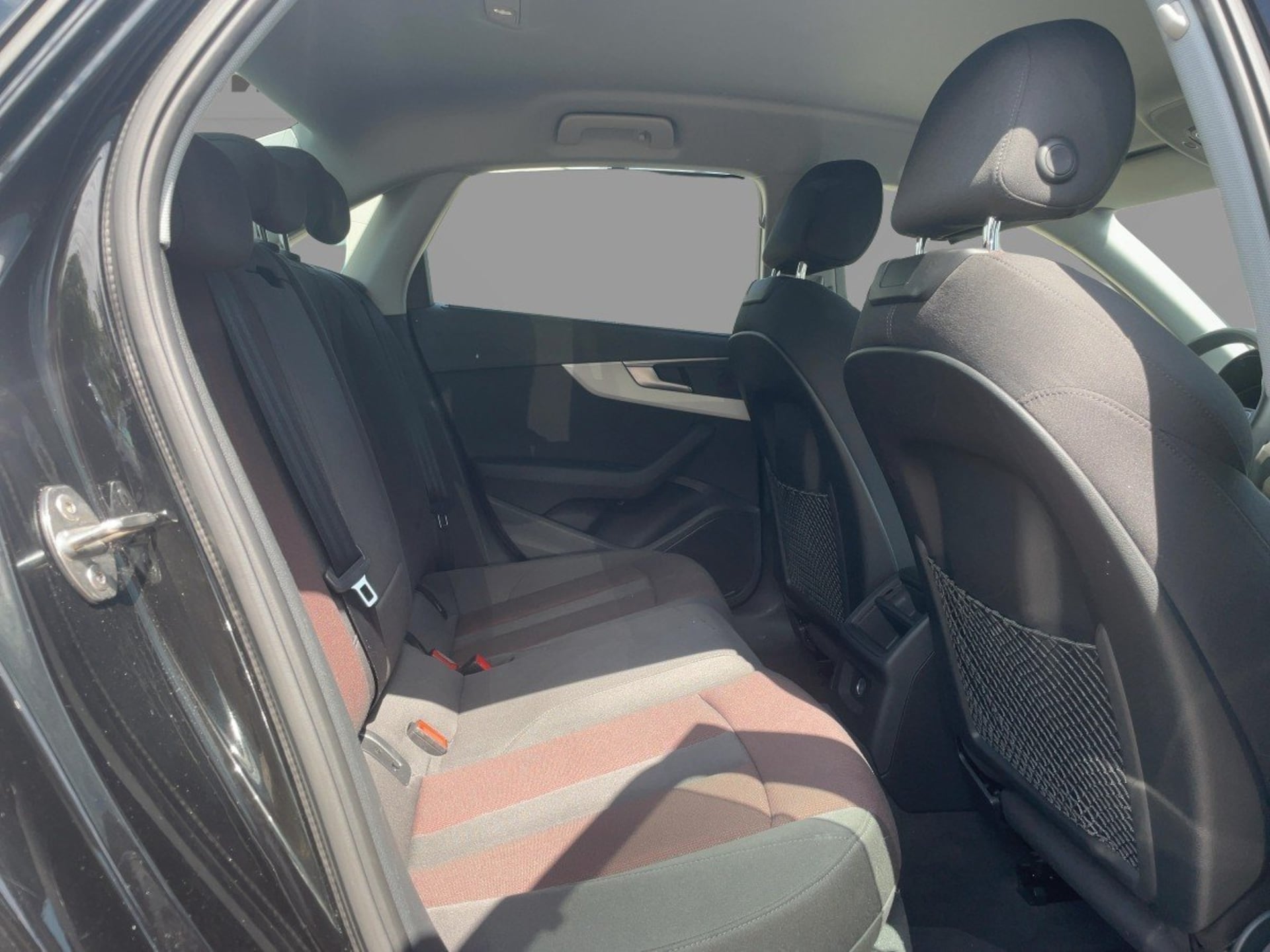 Audi A4 Limousine