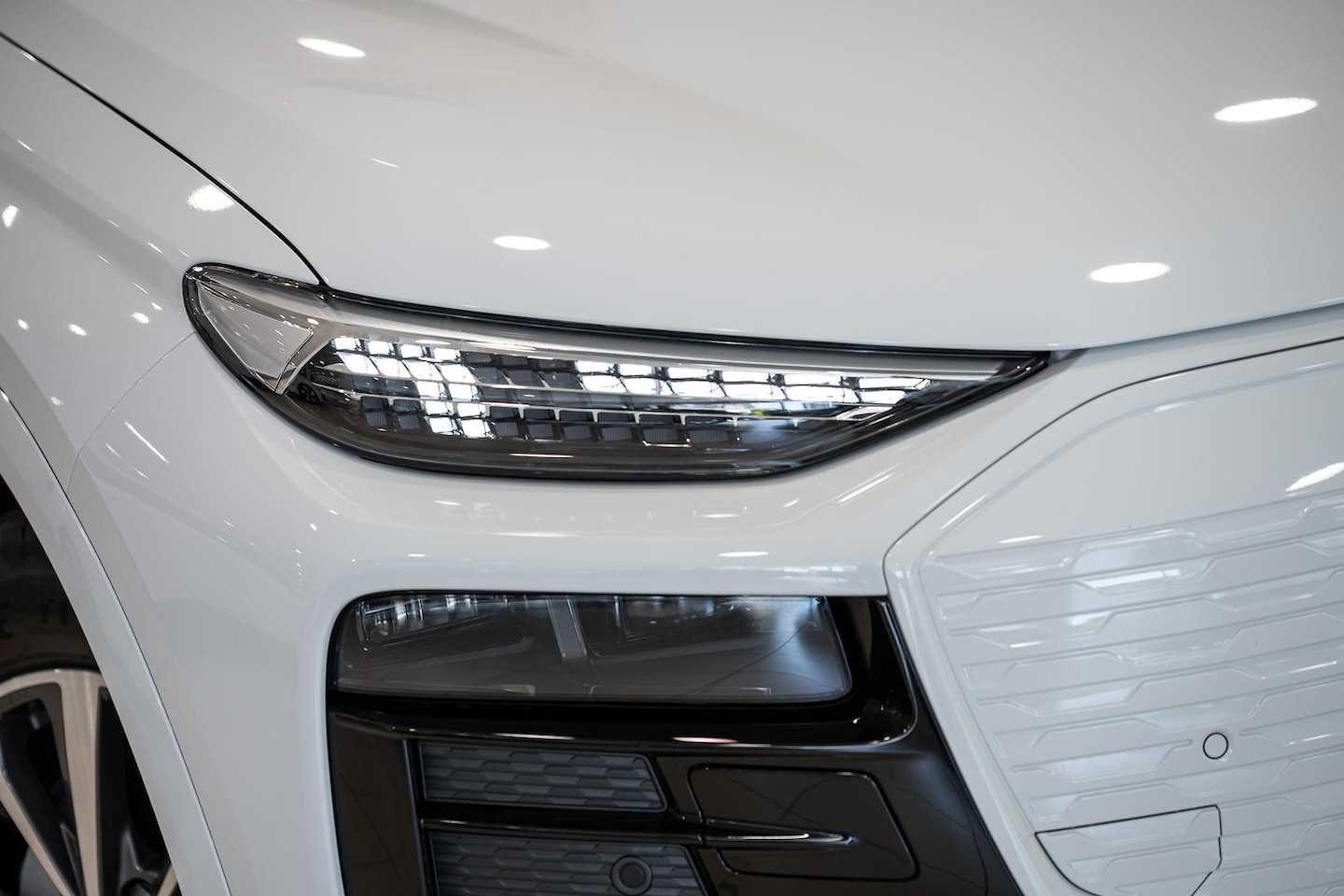 Image about Audi Q6 SUV e-tron e-tron