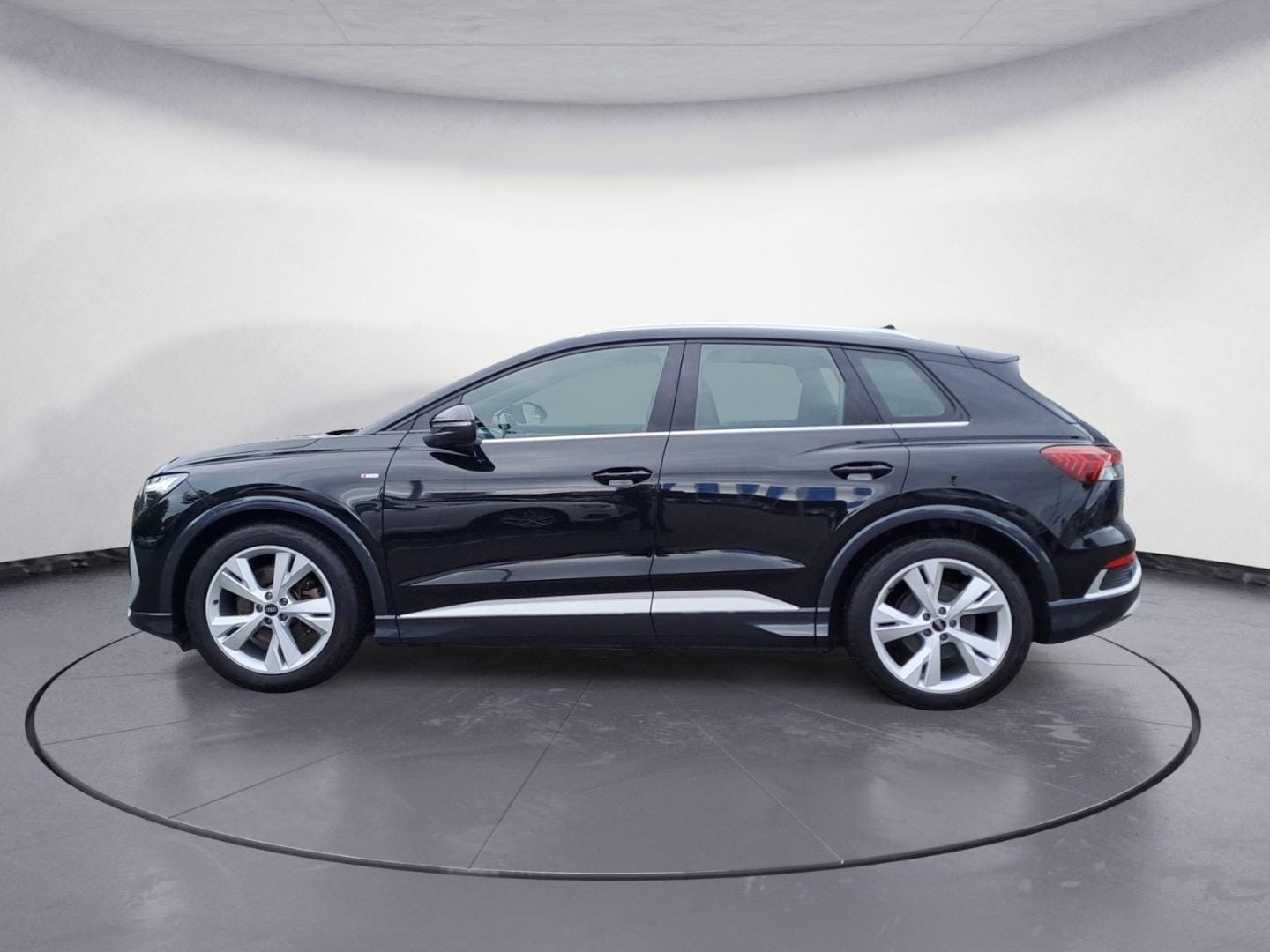 Image about Audi Q4 e-tron 40 e-tron