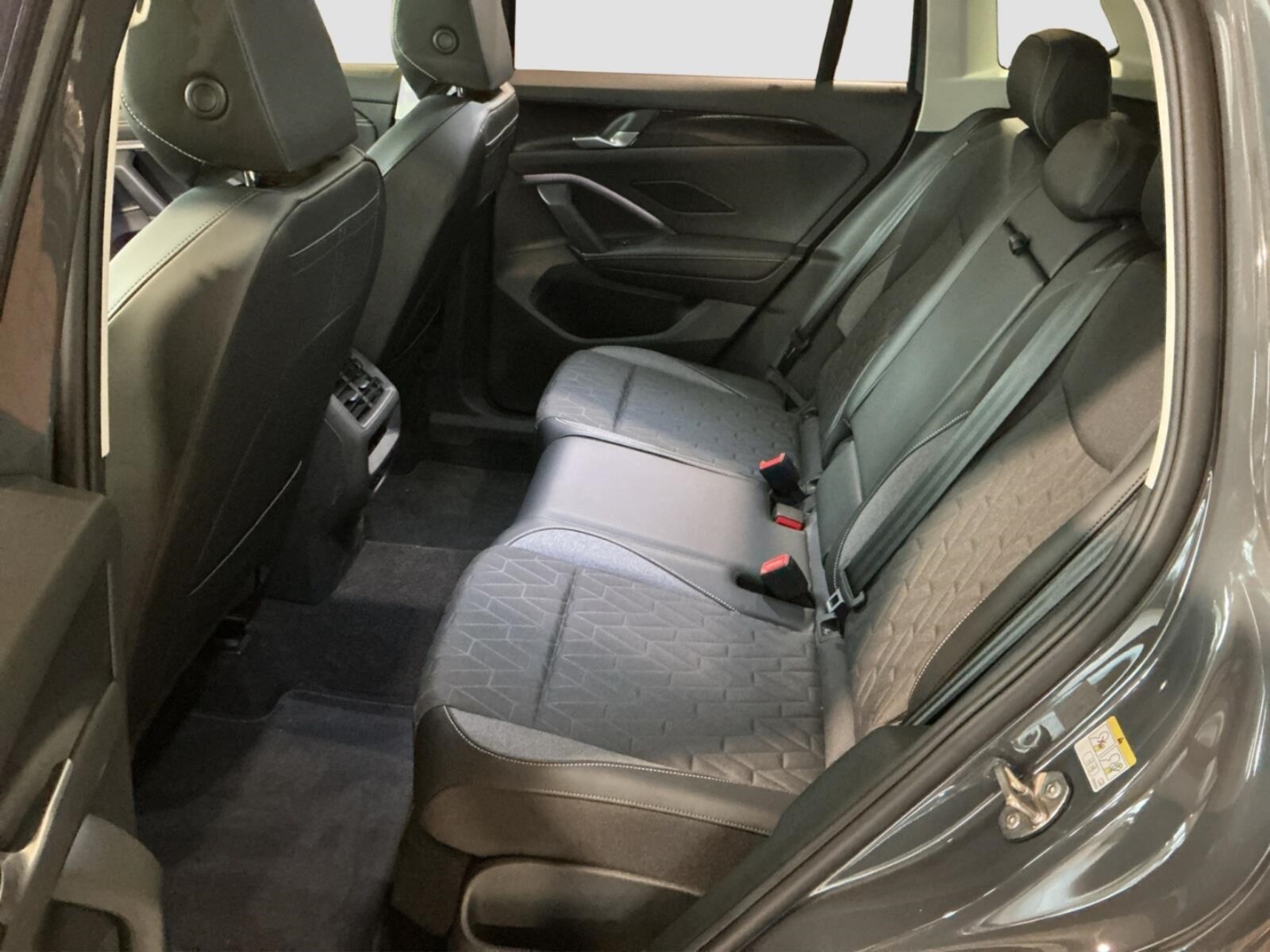 Volkswagen Tiguan – Bild 11