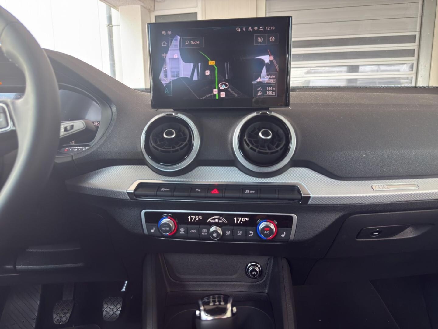 Bild über Audi Q2 S line 30 TDI Schaltgetriebe - für weitere Informationen kontaktieren Sie den Audi Partner