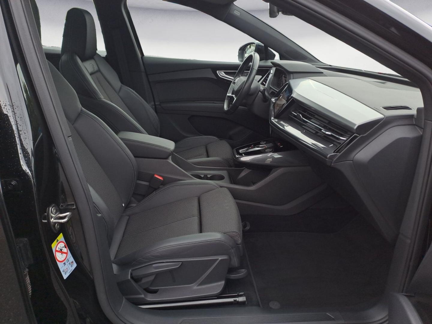 Image about Audi Q4 e-tron 40 e-tron