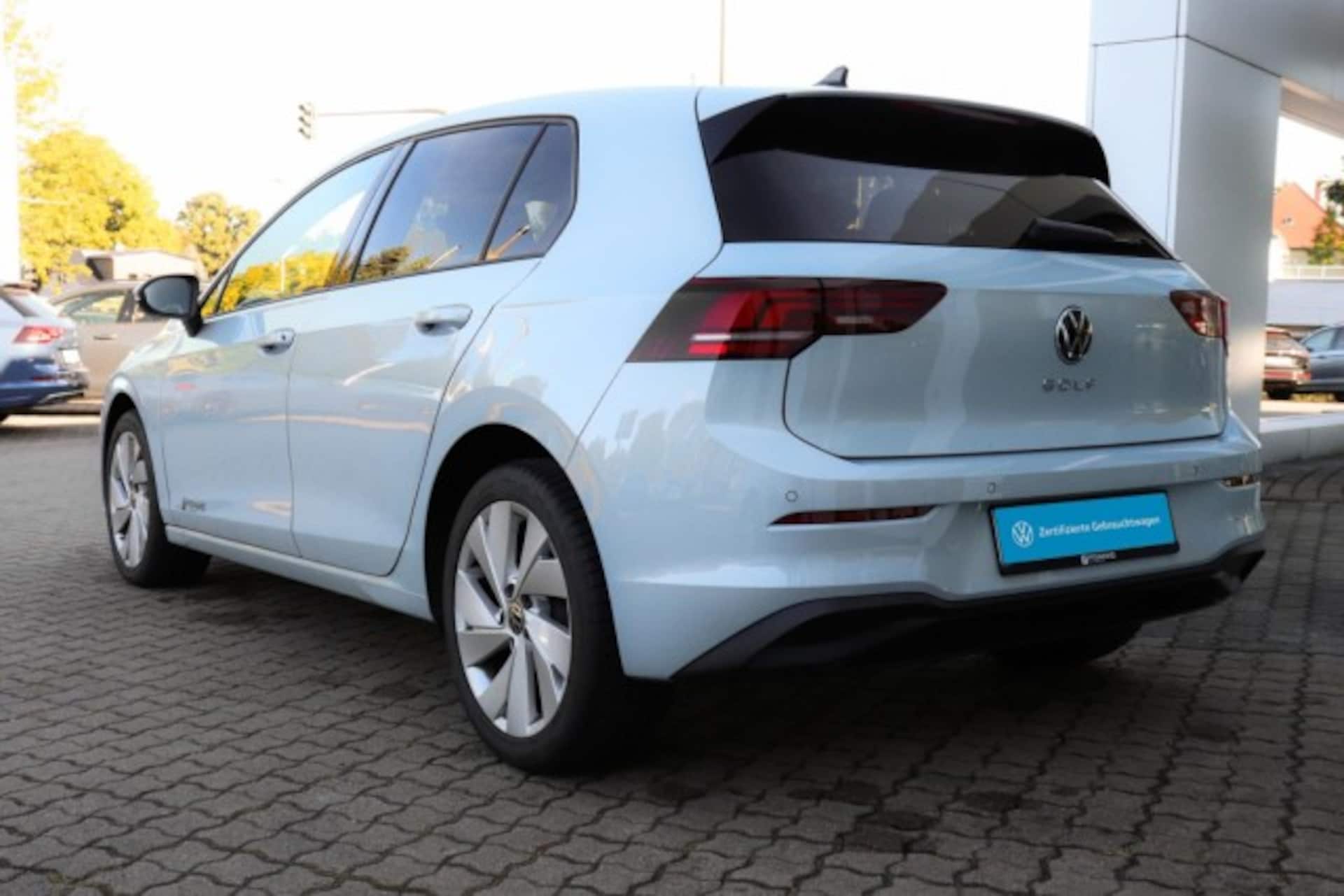 Volkswagen Golf Life