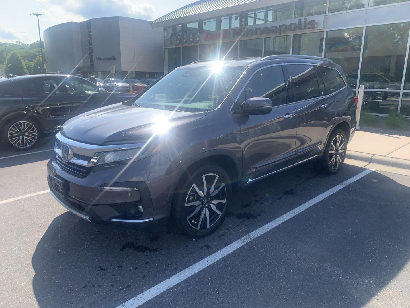 Used 2020 Honda Pilot Elite with VIN 5FNYF6H0XLB005964 for sale in Minneapolis, Minnesota