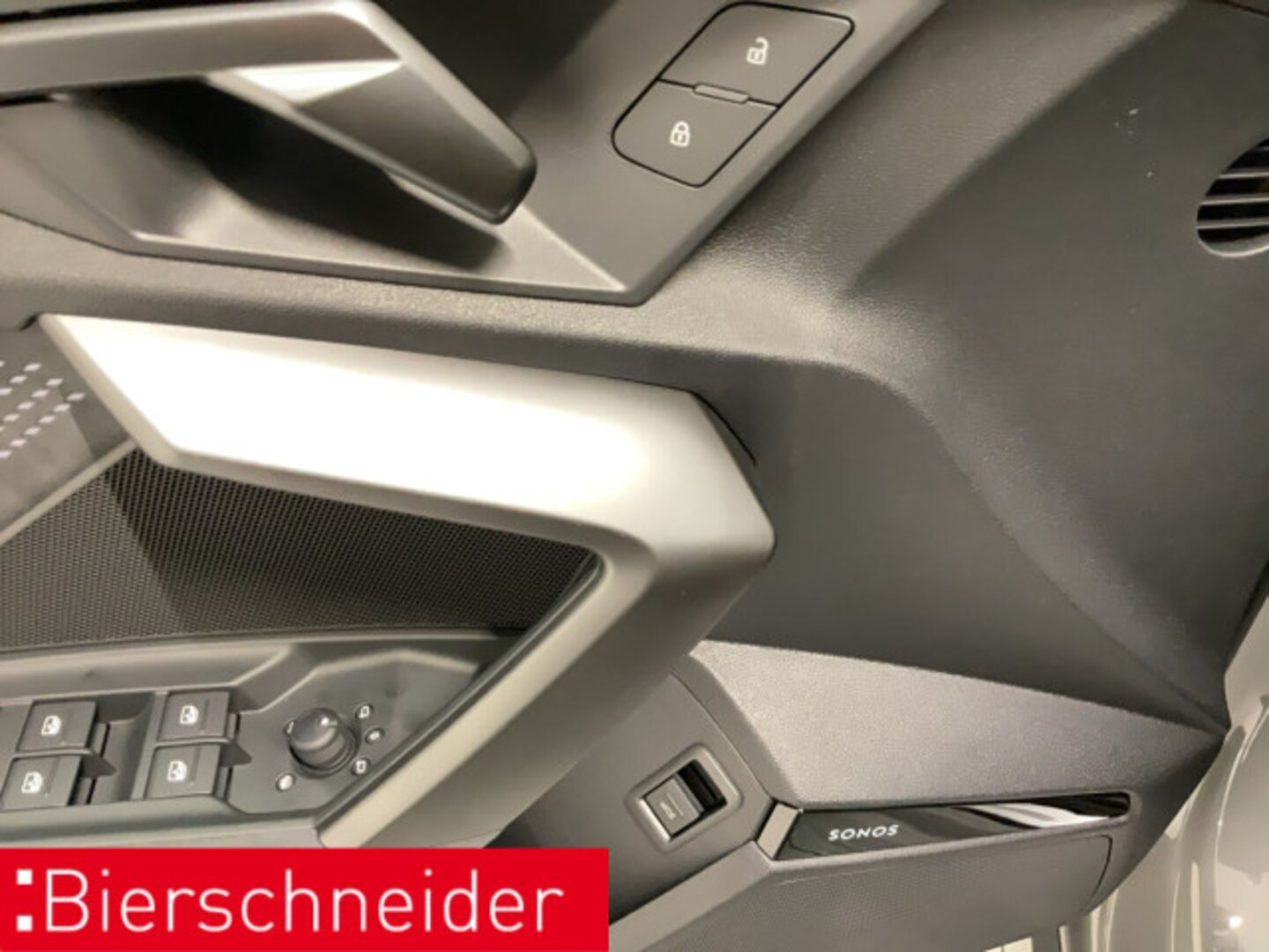 Bild über Audi RS 3 Sportback TFSI quattro 294 kW S tronic - für weitere Informationen kontaktieren Sie den Audi Partner