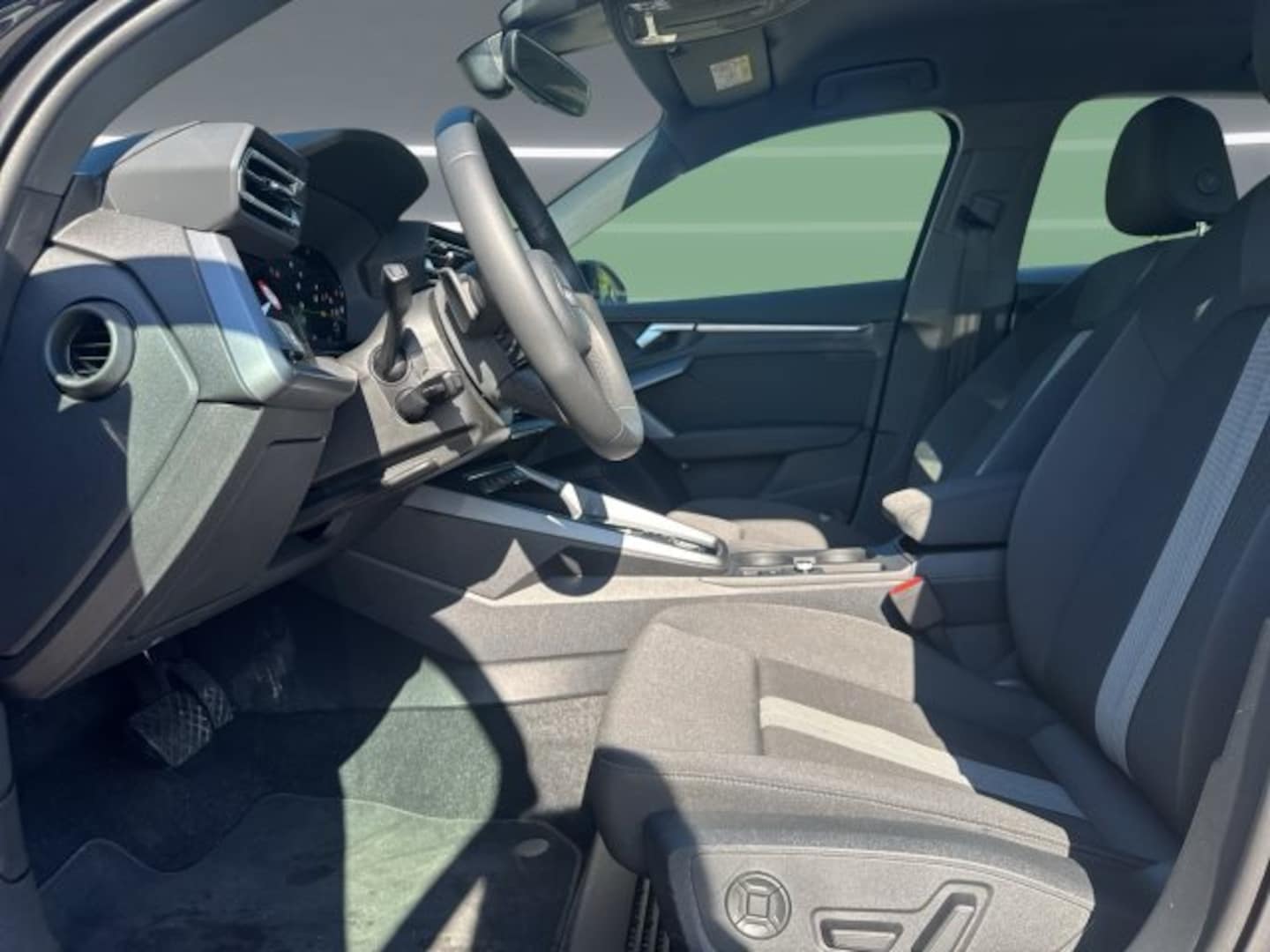 Bild über Audi A3 Sportback 30 TFSI S tronic - für weitere Informationen kontaktieren Sie den Audi Partner