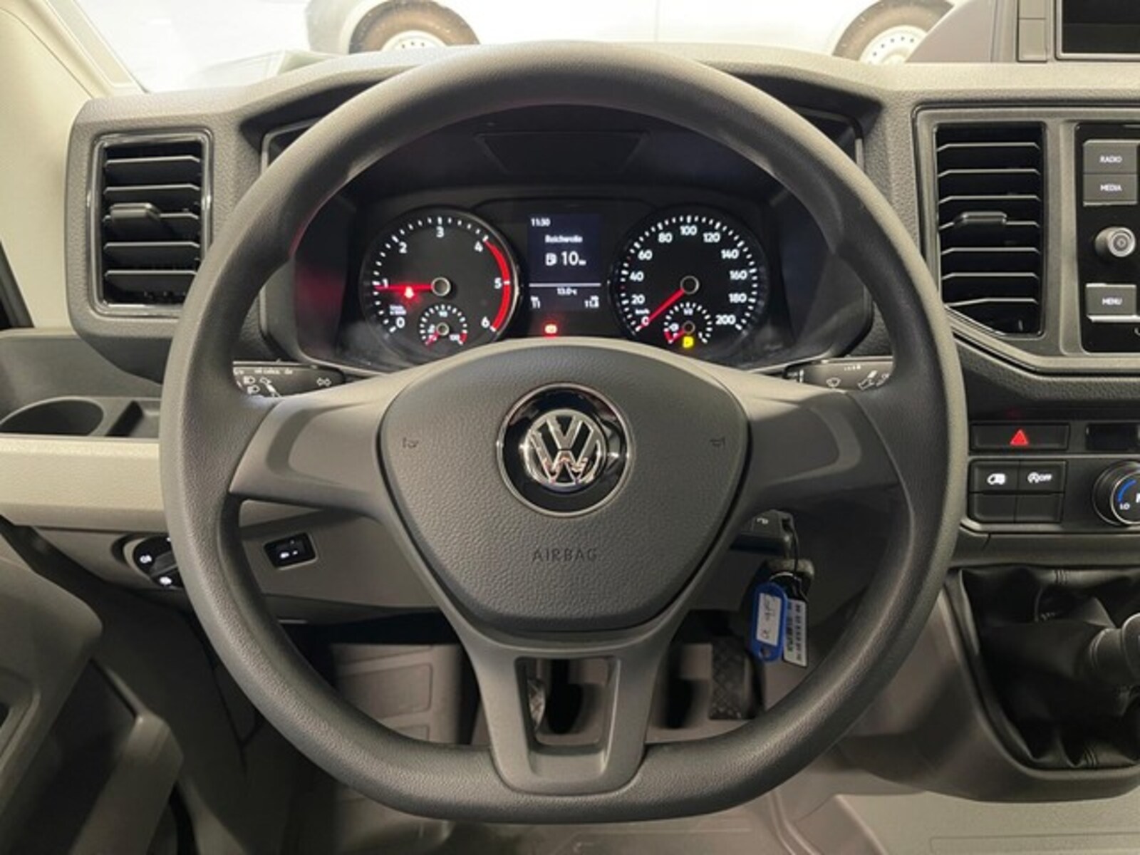 Volkswagen Crafter Kasten mittlerer Radstand – Bild 13