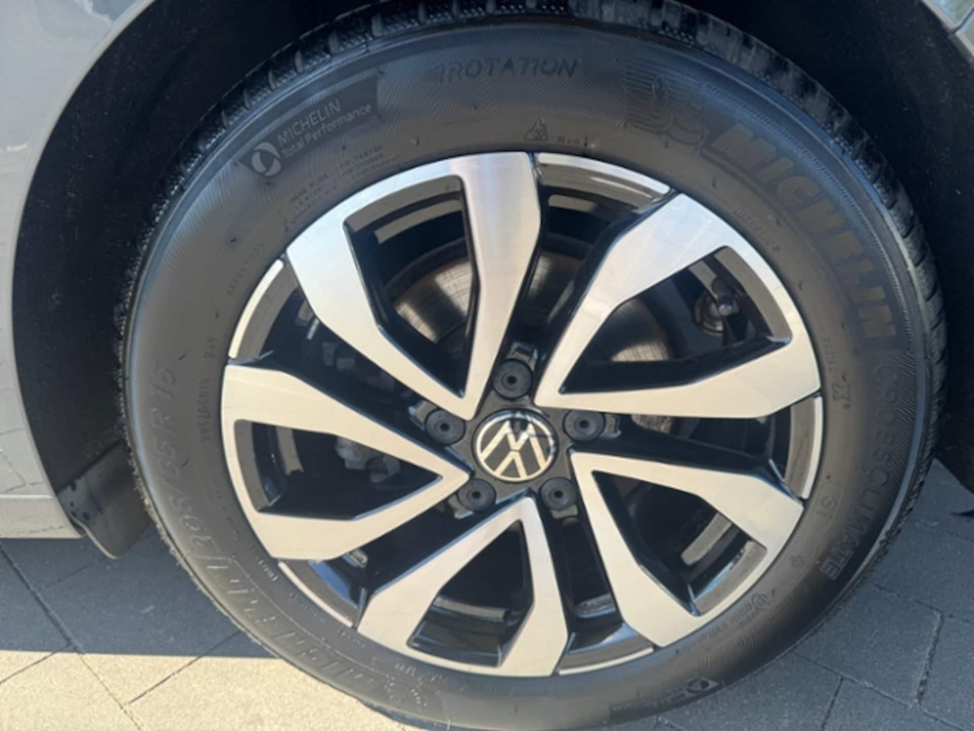 Volkswagen Golf Active