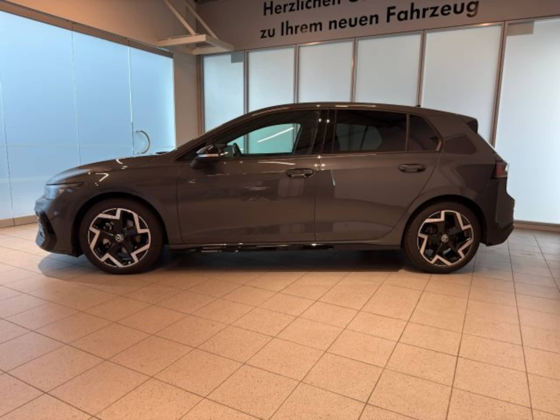 Volkswagen Golf R-Line