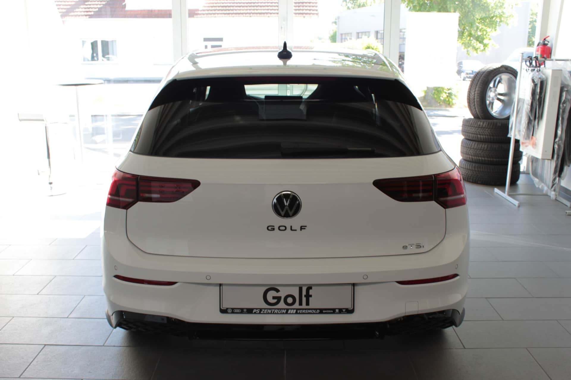 Volkswagen Golf R-Line