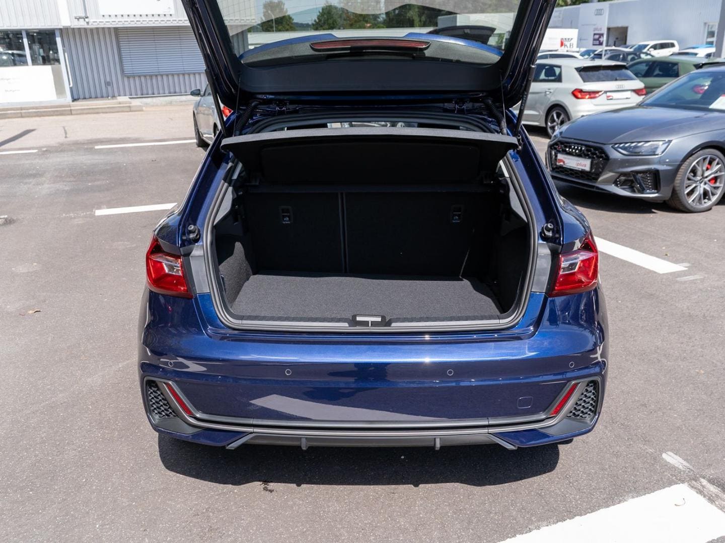 Bild über Audi A1 Sportback S line 30 TFSI S tronic - für weitere Informationen kontaktieren Sie den Audi Partner