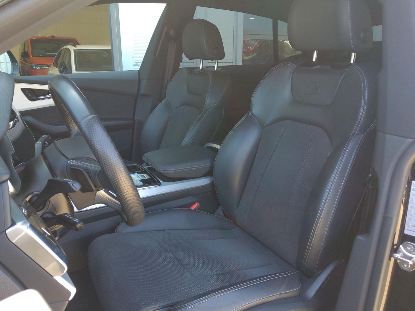 Image about Audi SQ8 TFSI quattro tiptronic