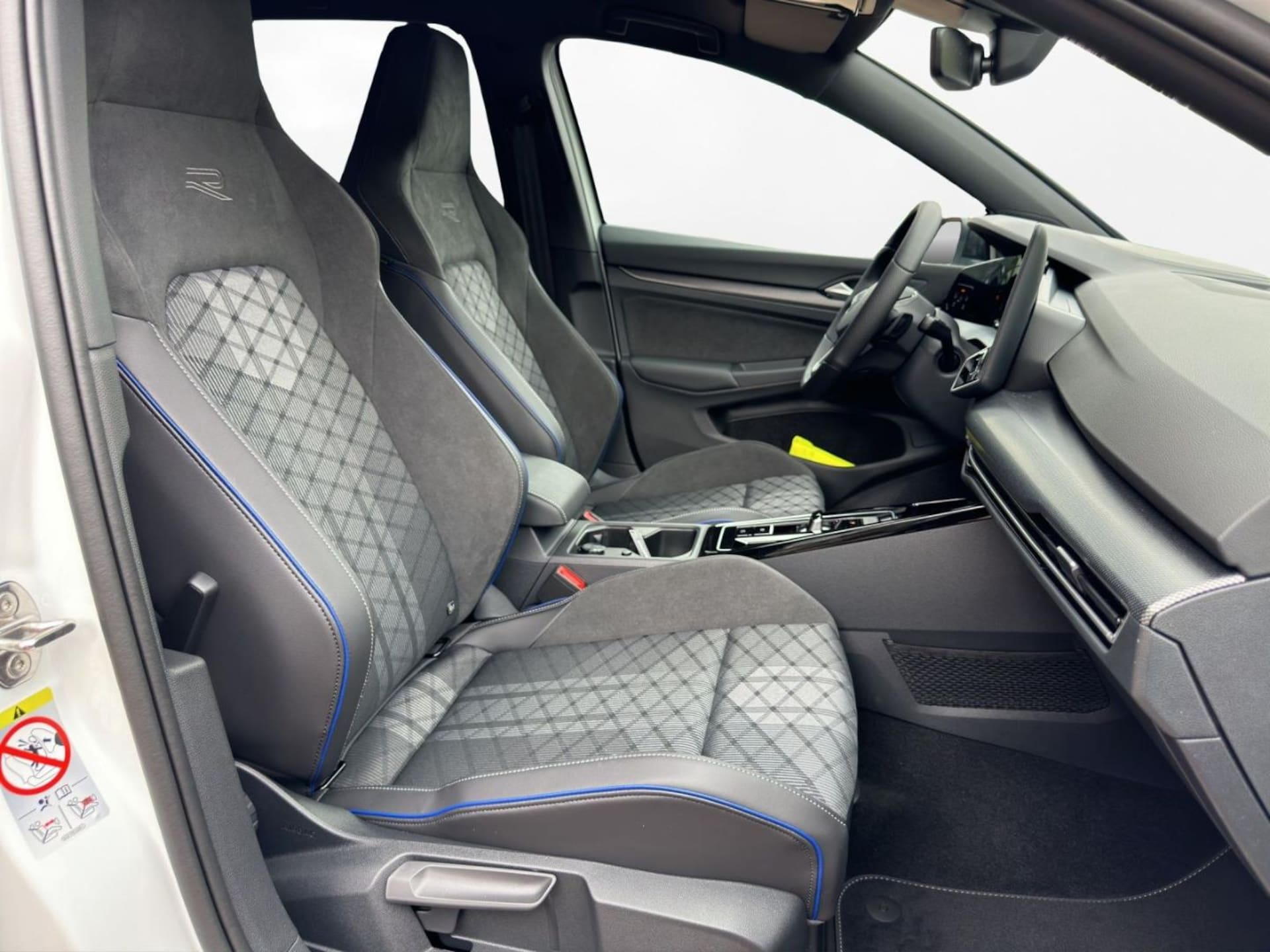 Volkswagen Golf R-Line