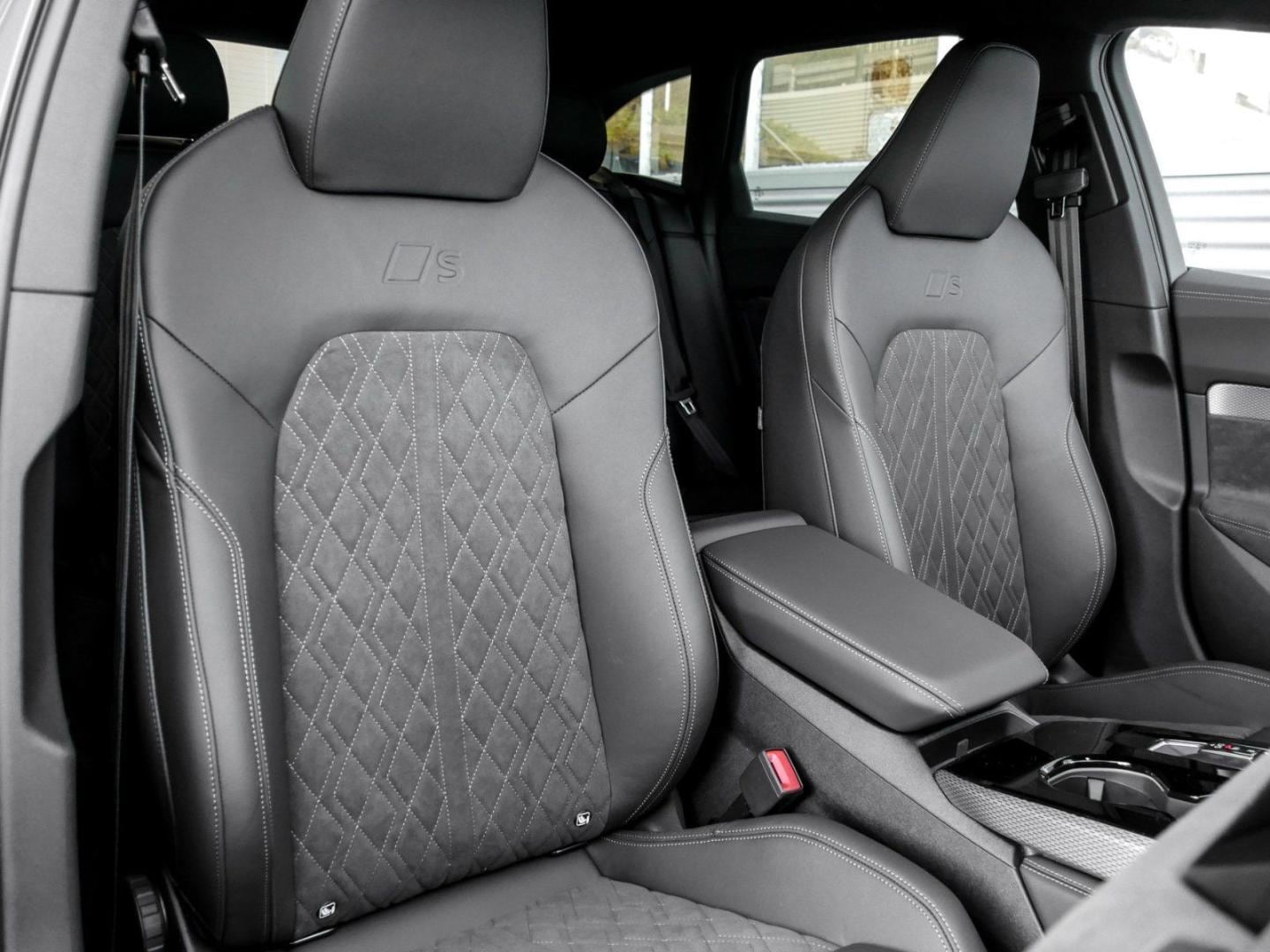 Bild über Audi A5 Avant TDI 150 kW S tronic - für weitere Informationen kontaktieren Sie den Audi Partner