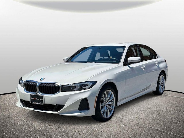 Photo of 2023 BMW 330i 