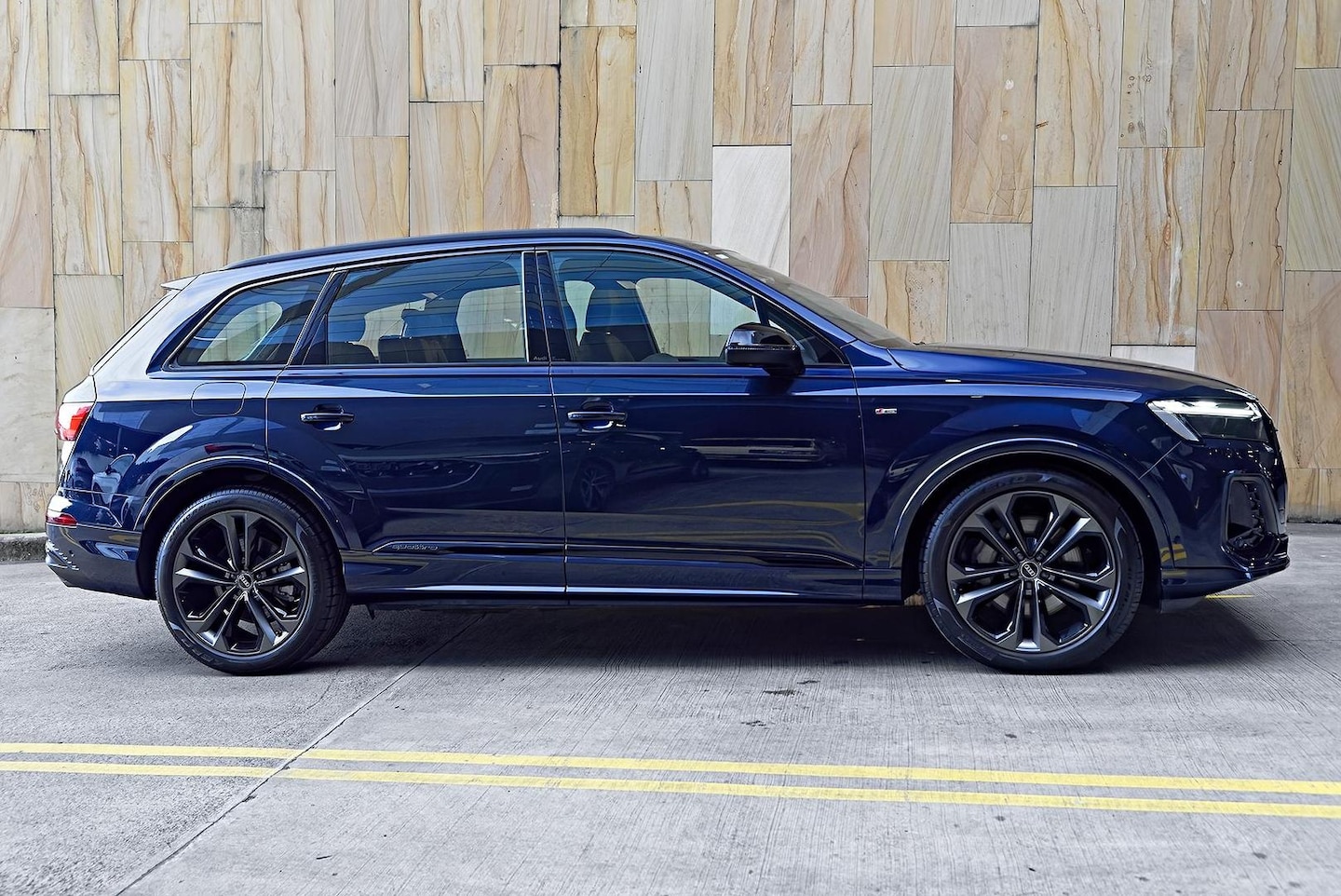 Image about Audi Q7 SUV TFSI quattro tiptronic