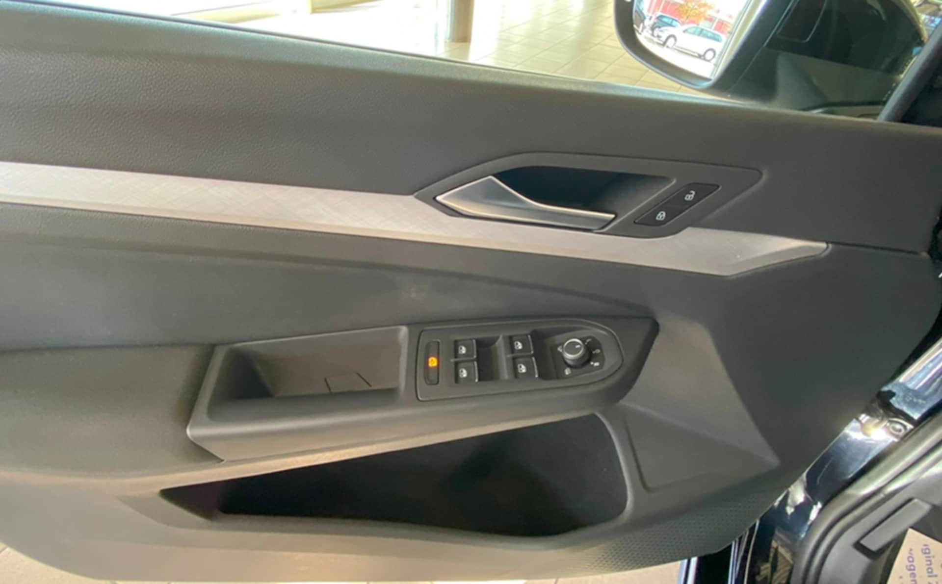 Volkswagen Golf Variant Life