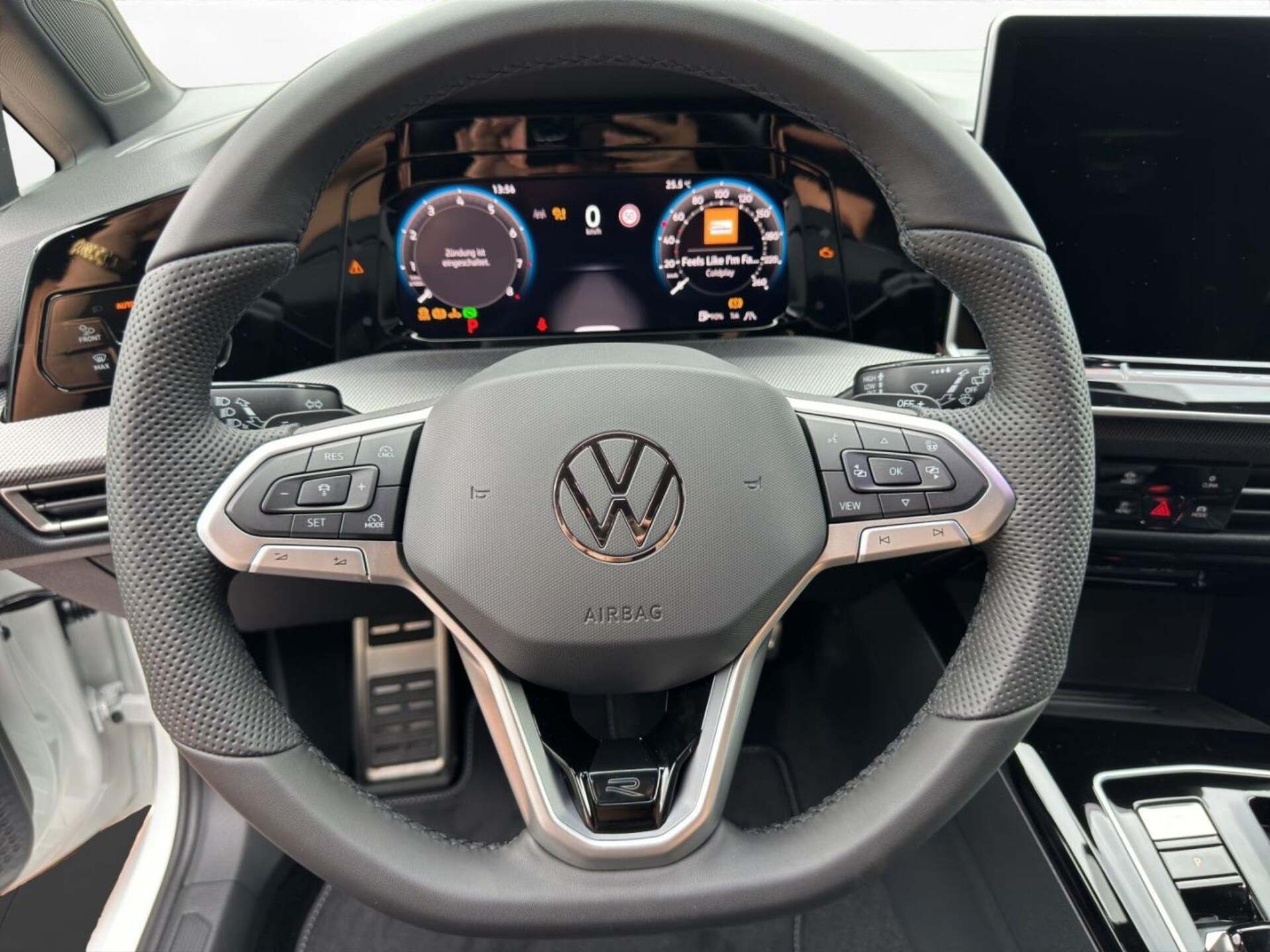 Volkswagen Golf R-Line