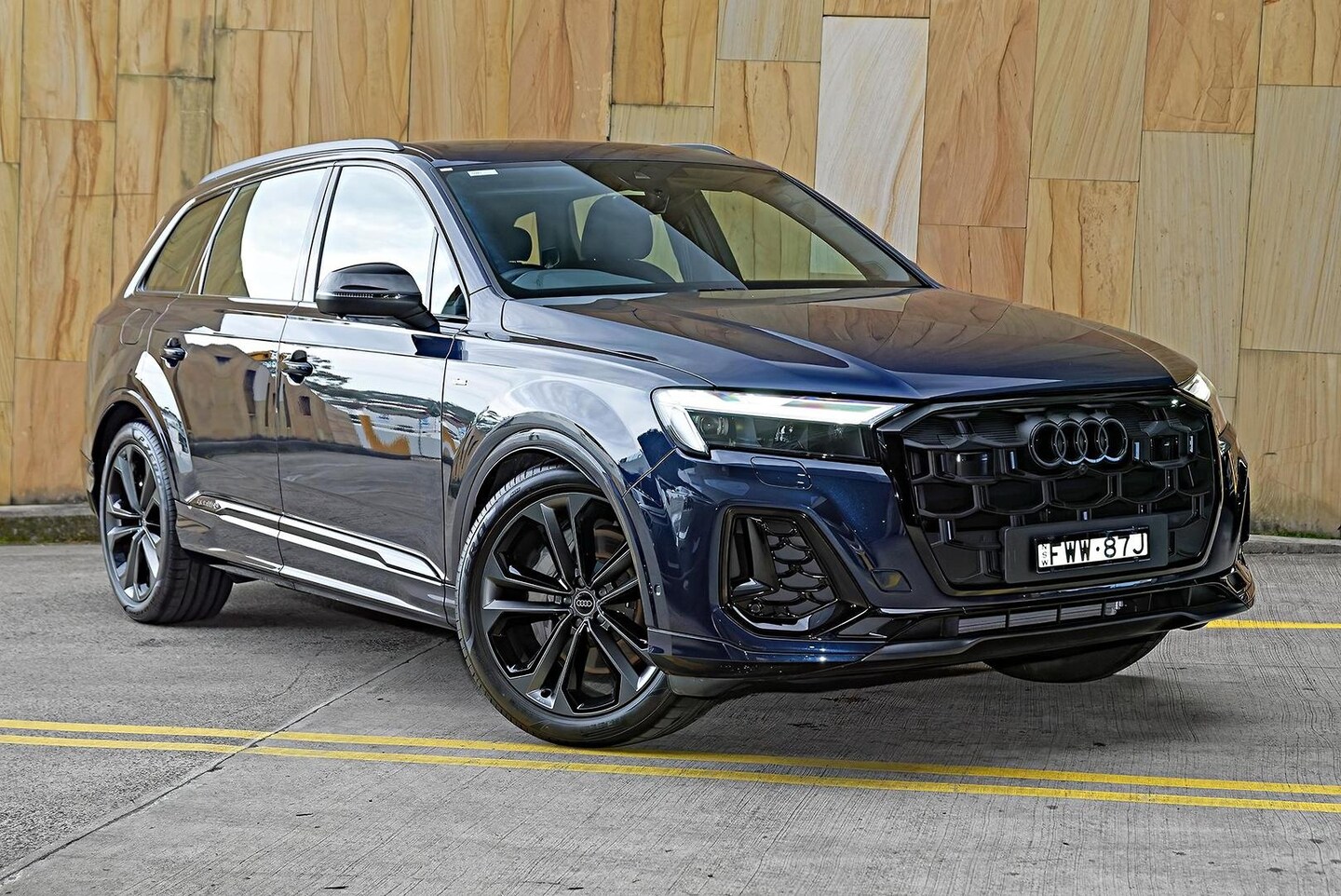 Image about Audi Q7 SUV TFSI quattro tiptronic