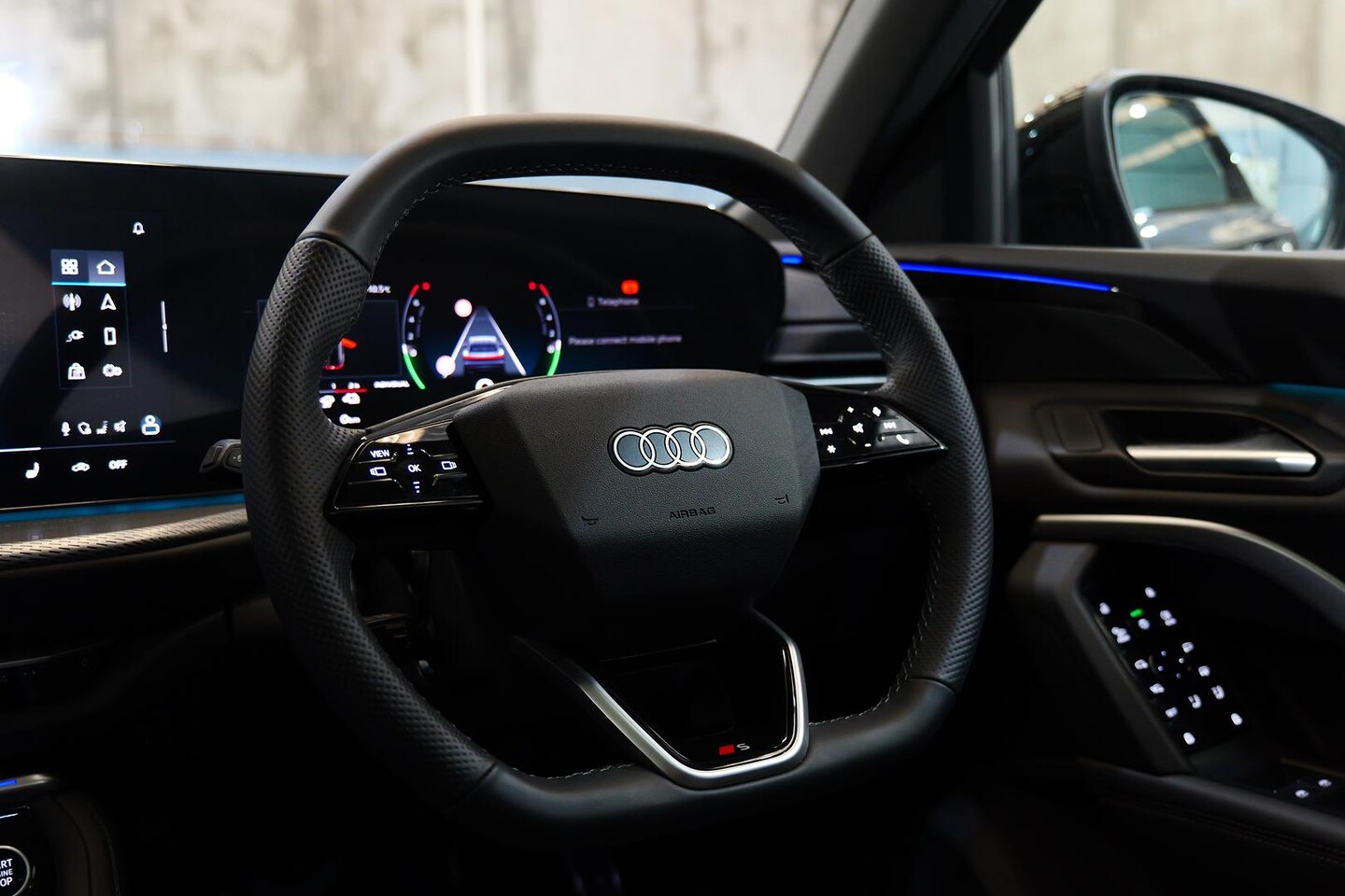 Image about Audi Q5 SUV e-hybrid quattro S tronic